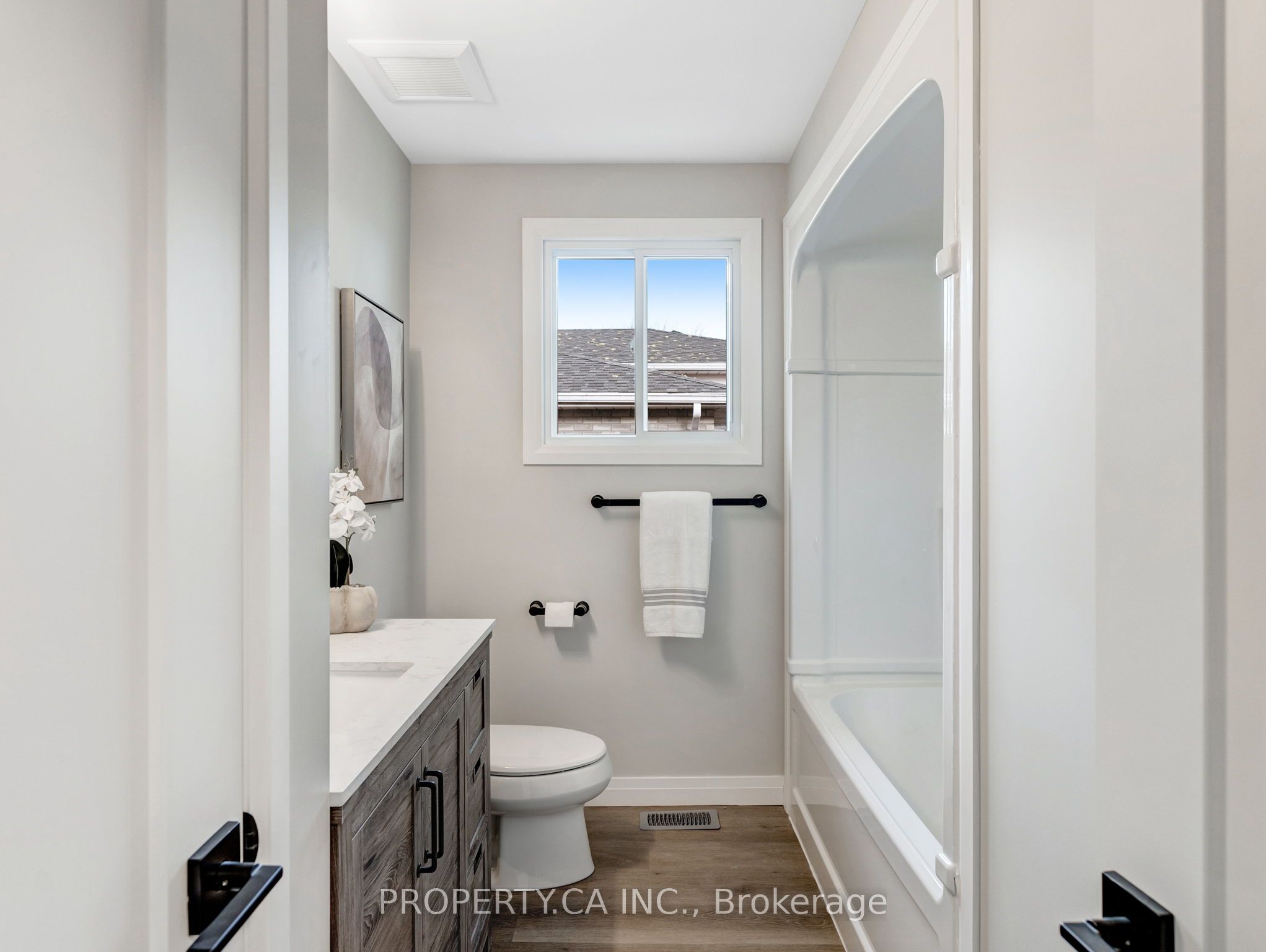 52 Fieldgate Dr Property Photo 14