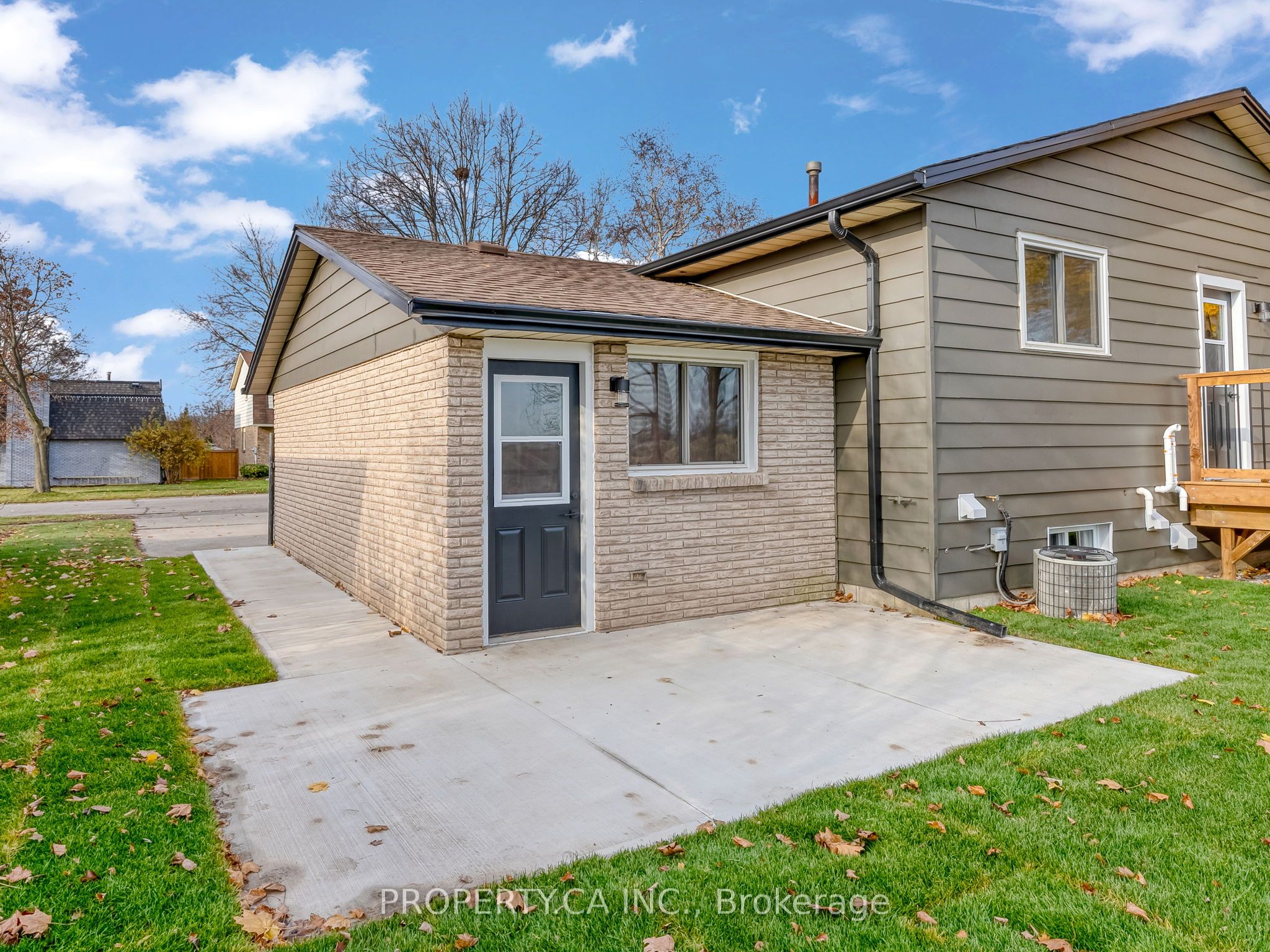 52 Fieldgate Dr Property Photo 31