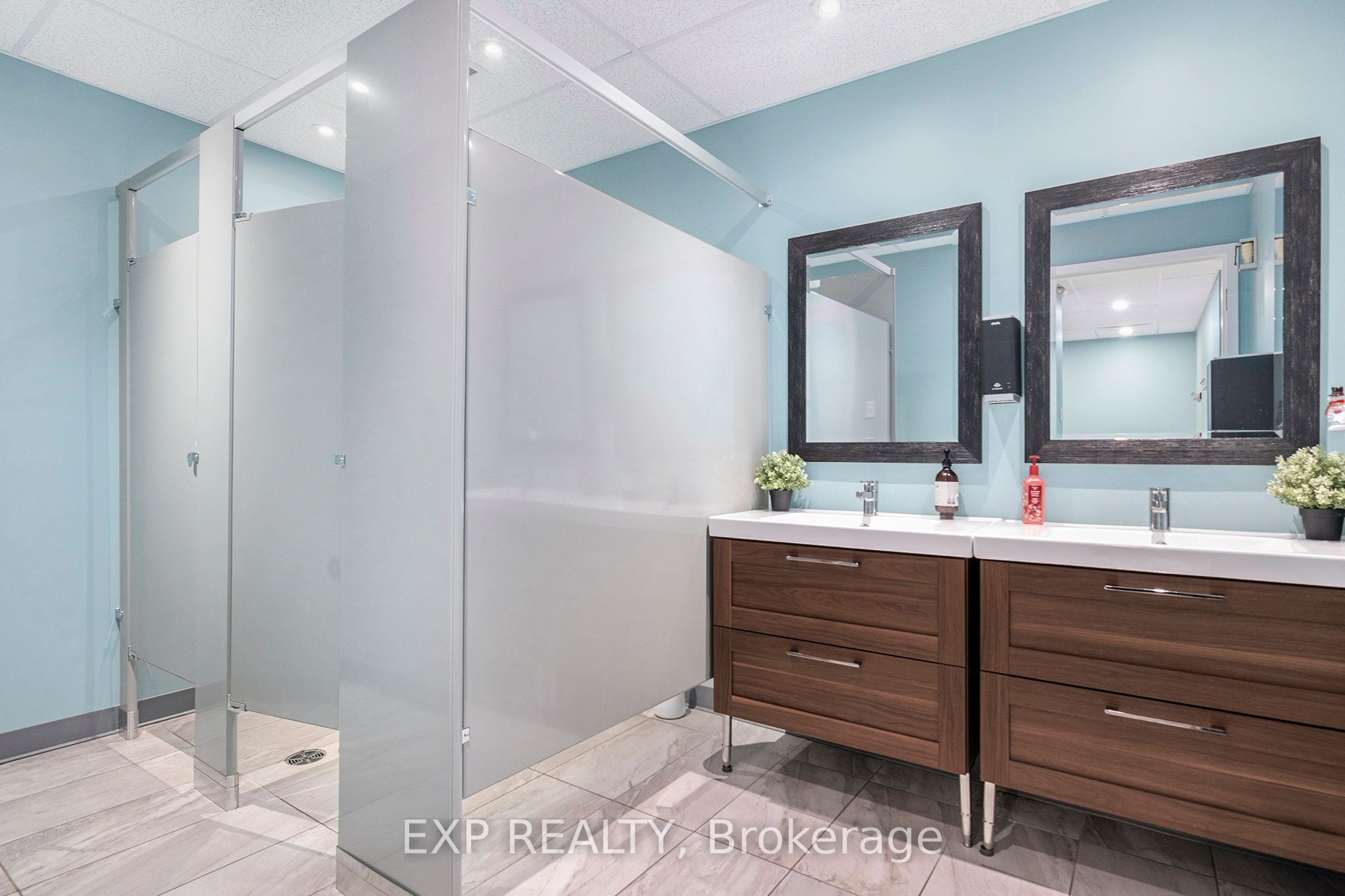511 Lacolle Way Property Photo 26