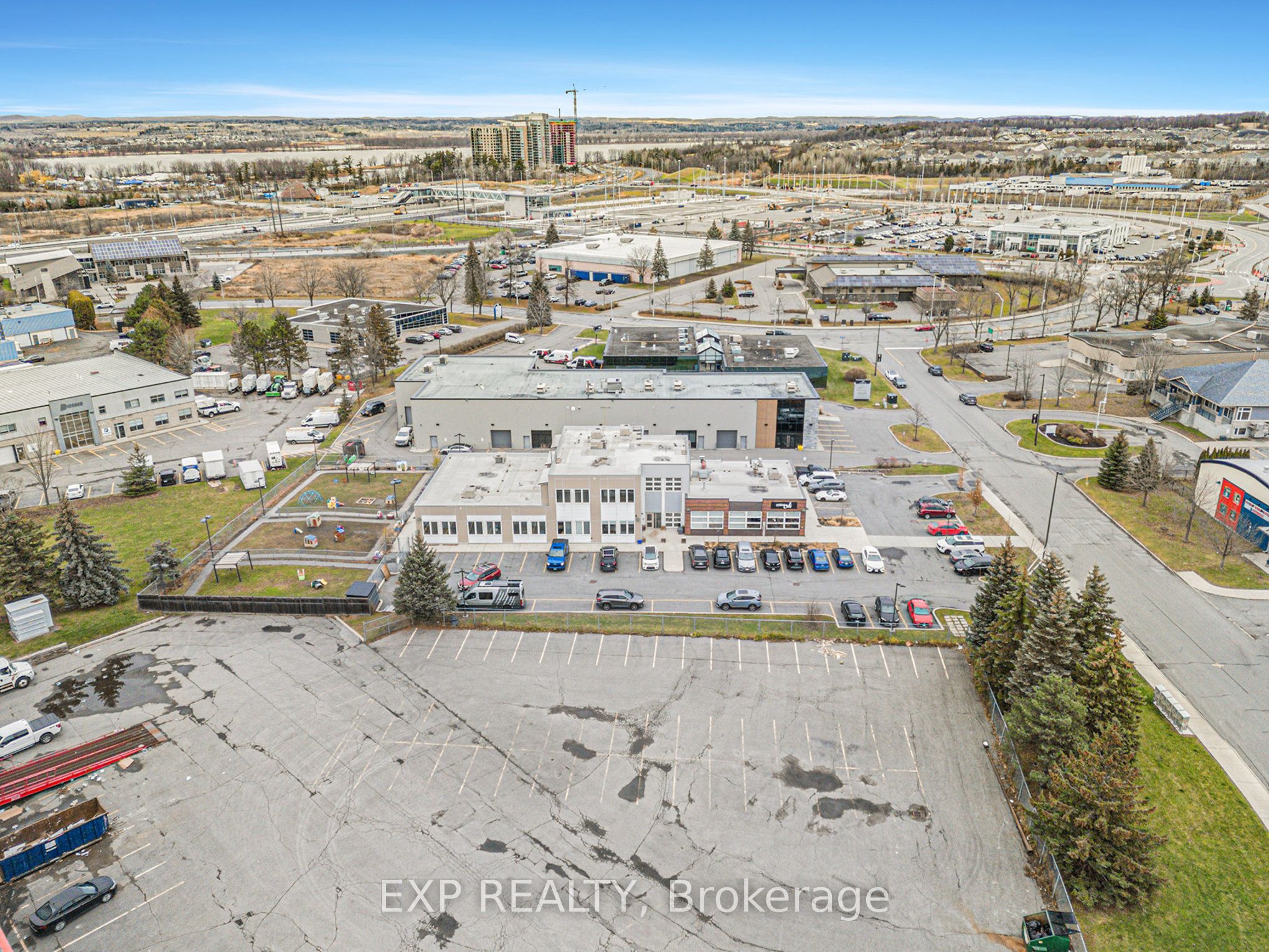 511 Lacolle Way Property Photo 37