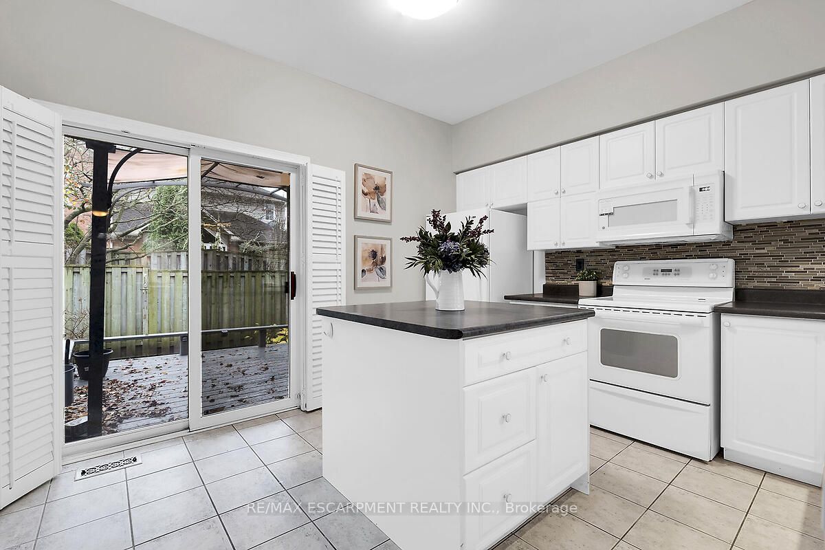 #8 - 81 Valridge Drive Property Photo 18