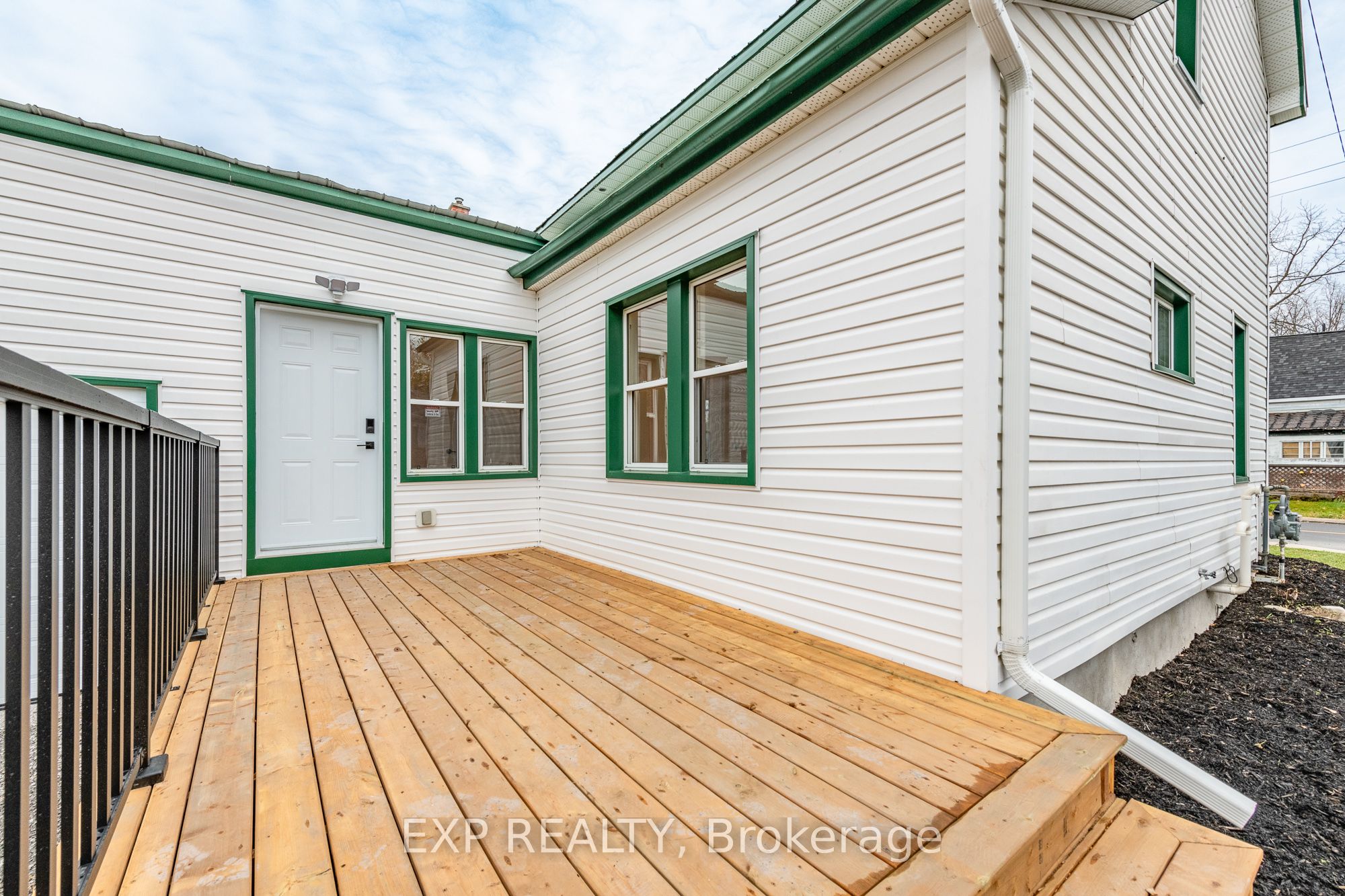 17 Victoria Street Property Photo 5