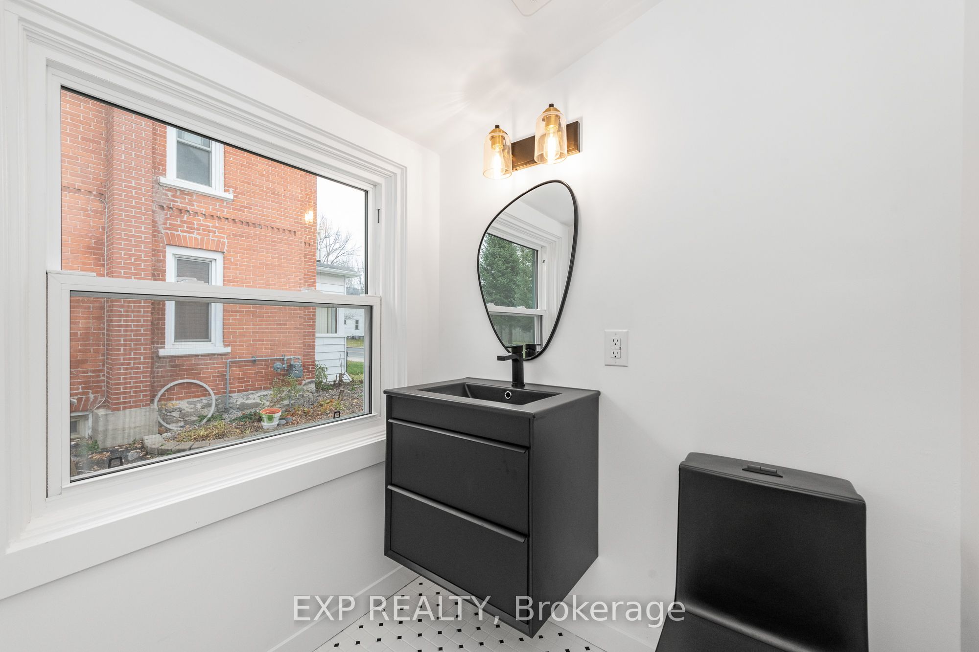 17 Victoria Street Property Photo 16