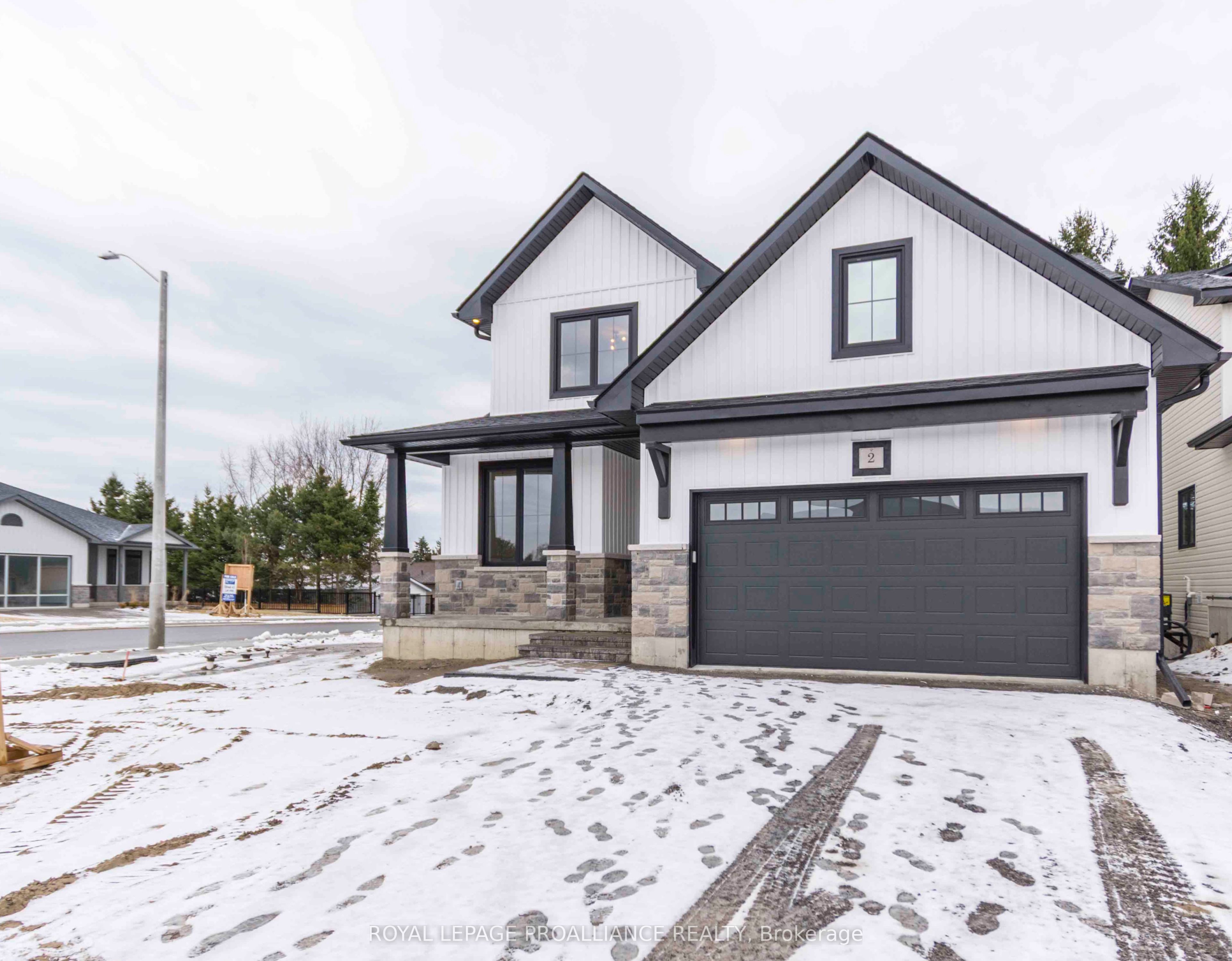 2 Mackenzie John Crescent Property Photo 2
