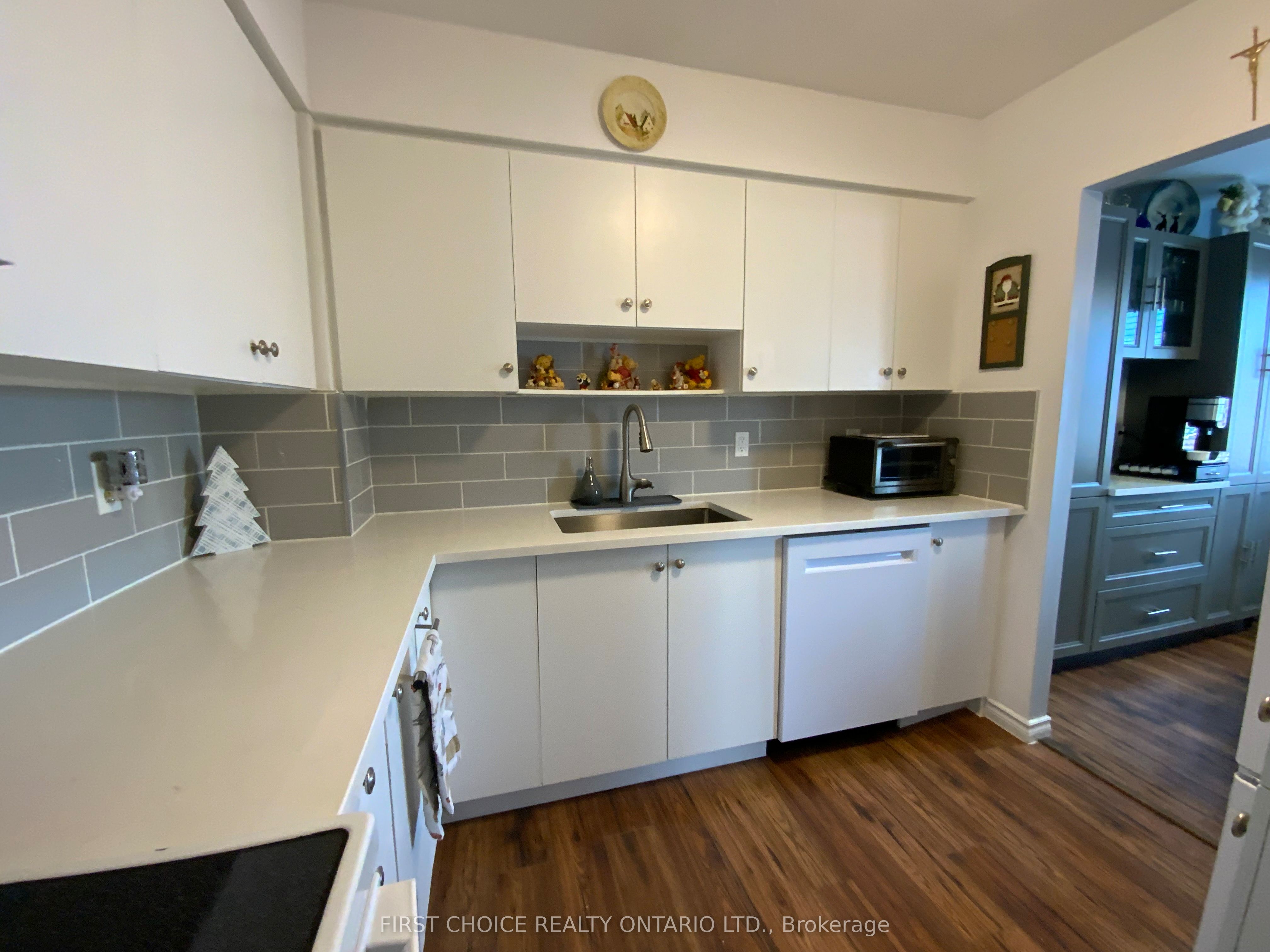 #408c - 2044 Arrowsmith Drive Property Photo 3
