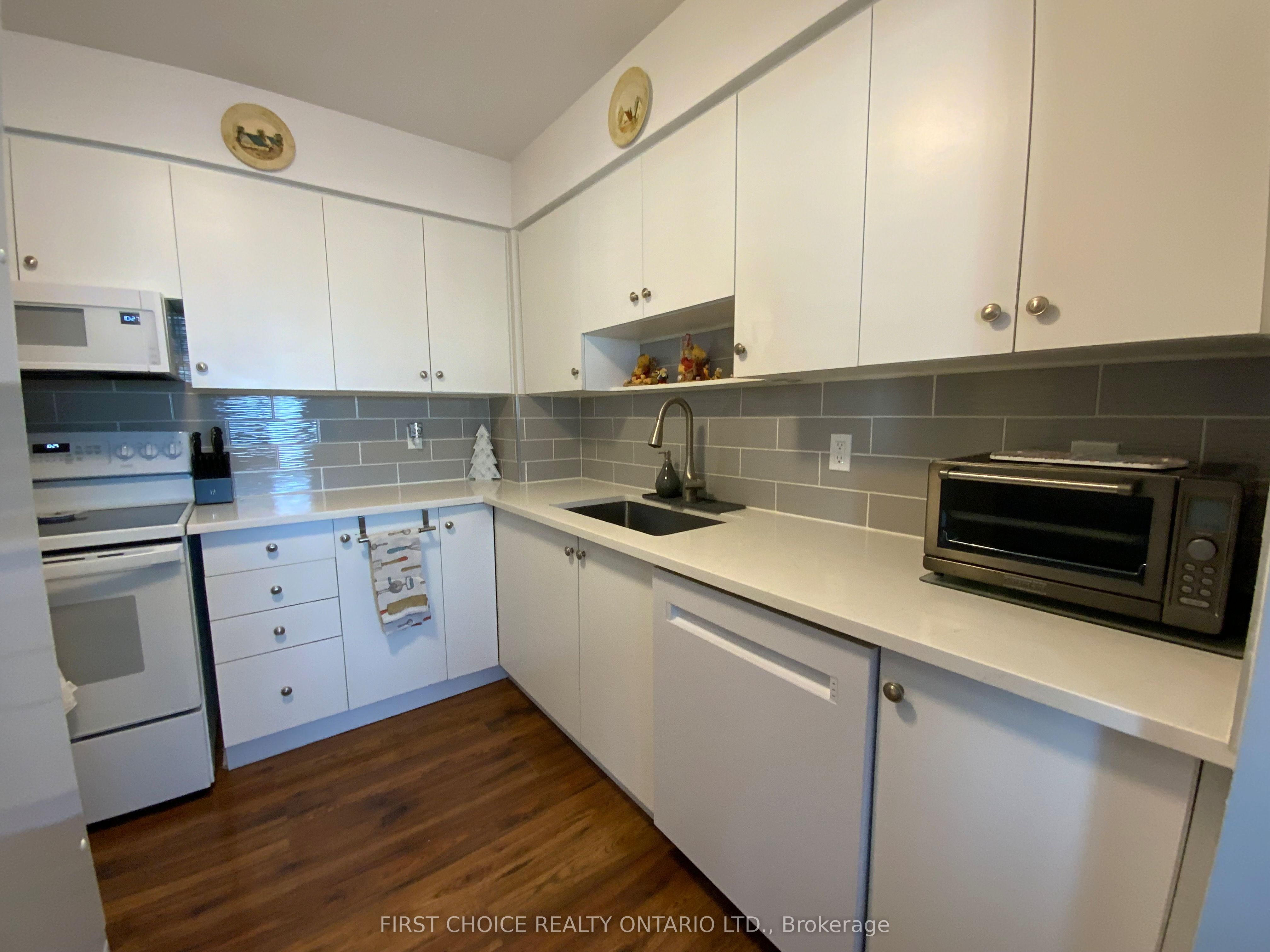 #408c - 2044 Arrowsmith Drive Property Photo 4
