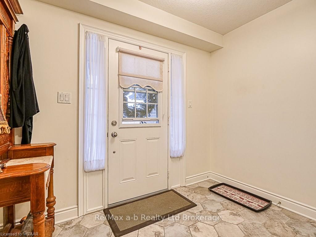#19 - 175 Ingersoll Street Property Photo 3
