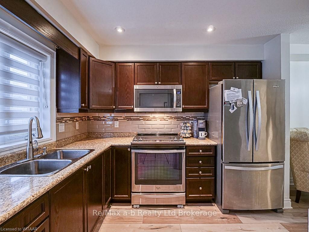 #19 - 175 Ingersoll Street Property Photo 12