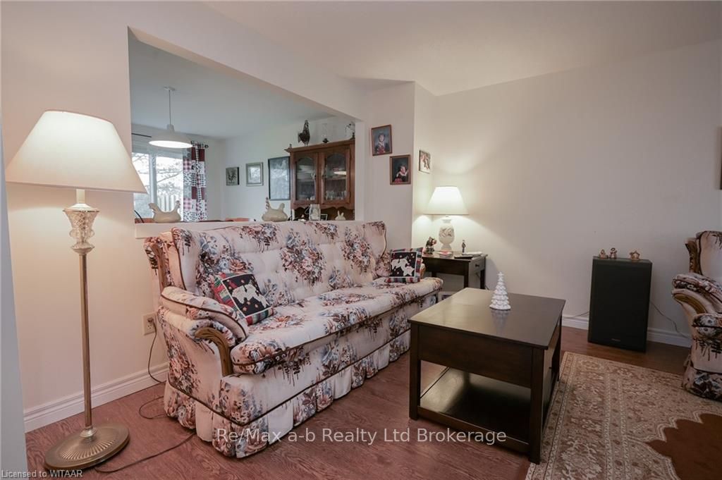#30 - 380 Quarter Town Line Property Photo 3