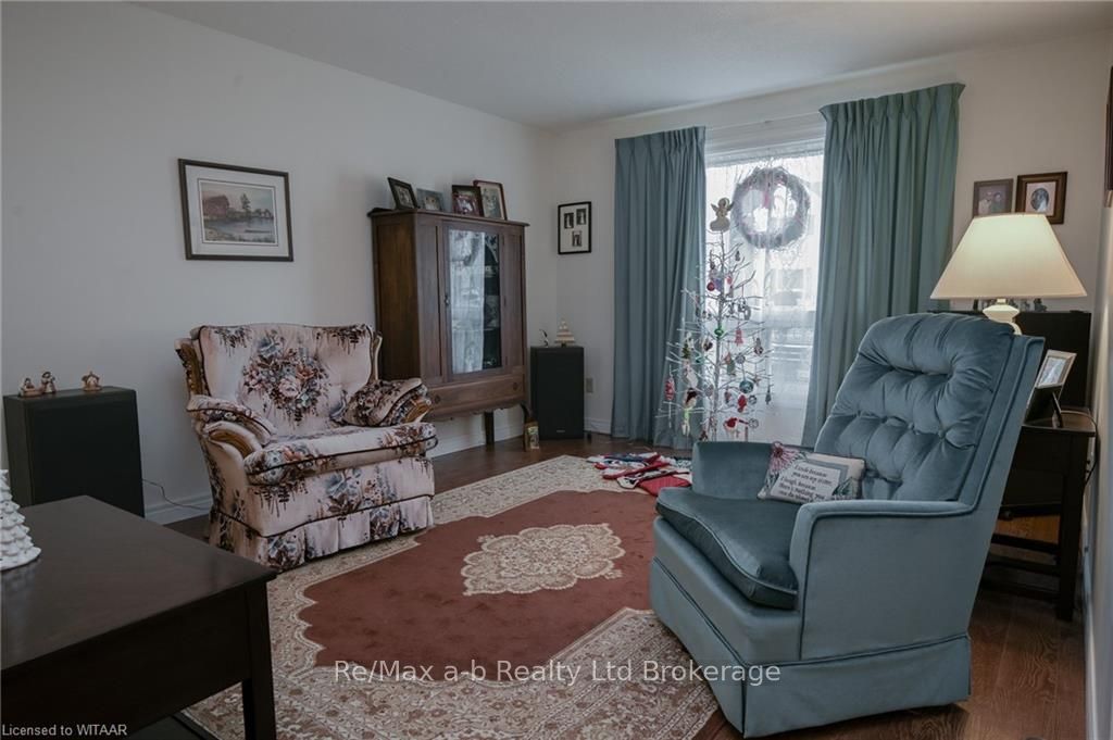 #30 - 380 Quarter Town Line Property Photo 4
