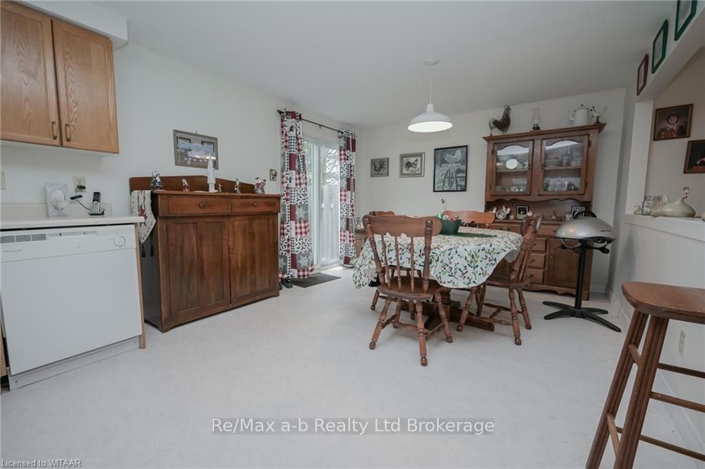#30 - 380 Quarter Town Line Property Photo 10