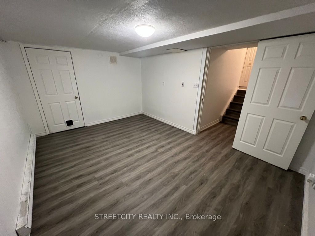 #18 - 40 Fairfax Court Property Photo 12