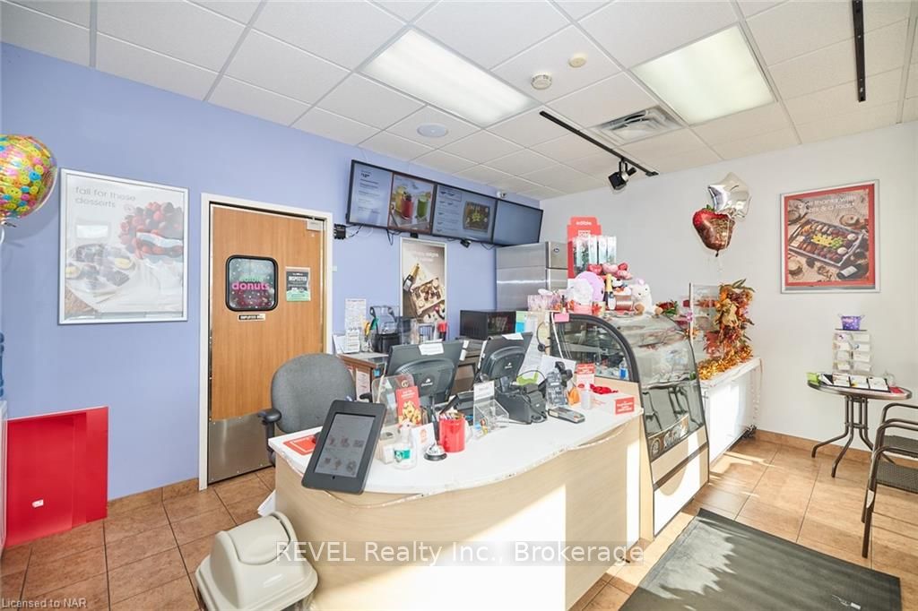 #27 - 111 Fourth Avenue Property Photo 3