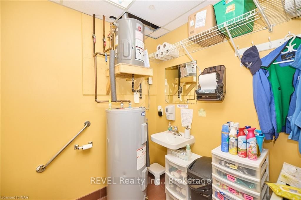 #27 - 111 Fourth Avenue Property Photo 12