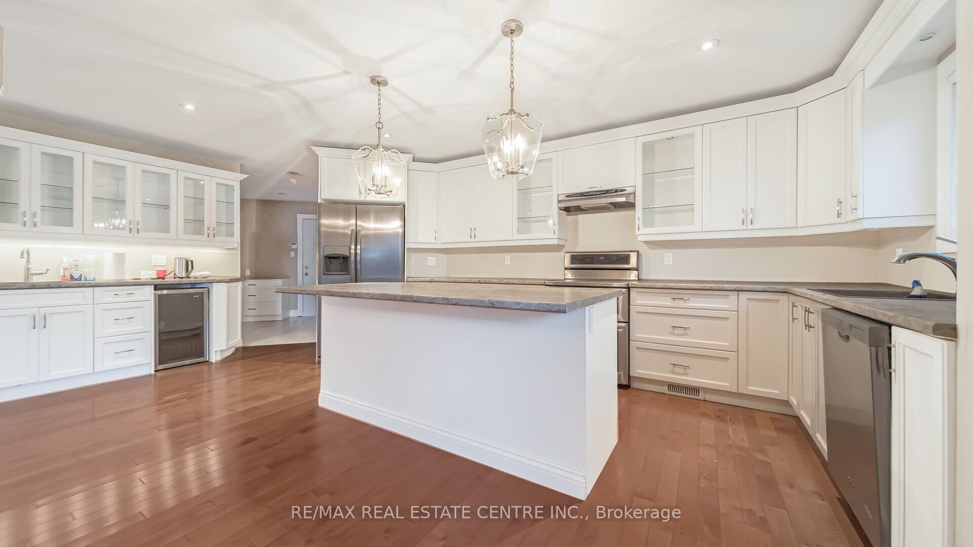 294288 8th Line Property Photo 19