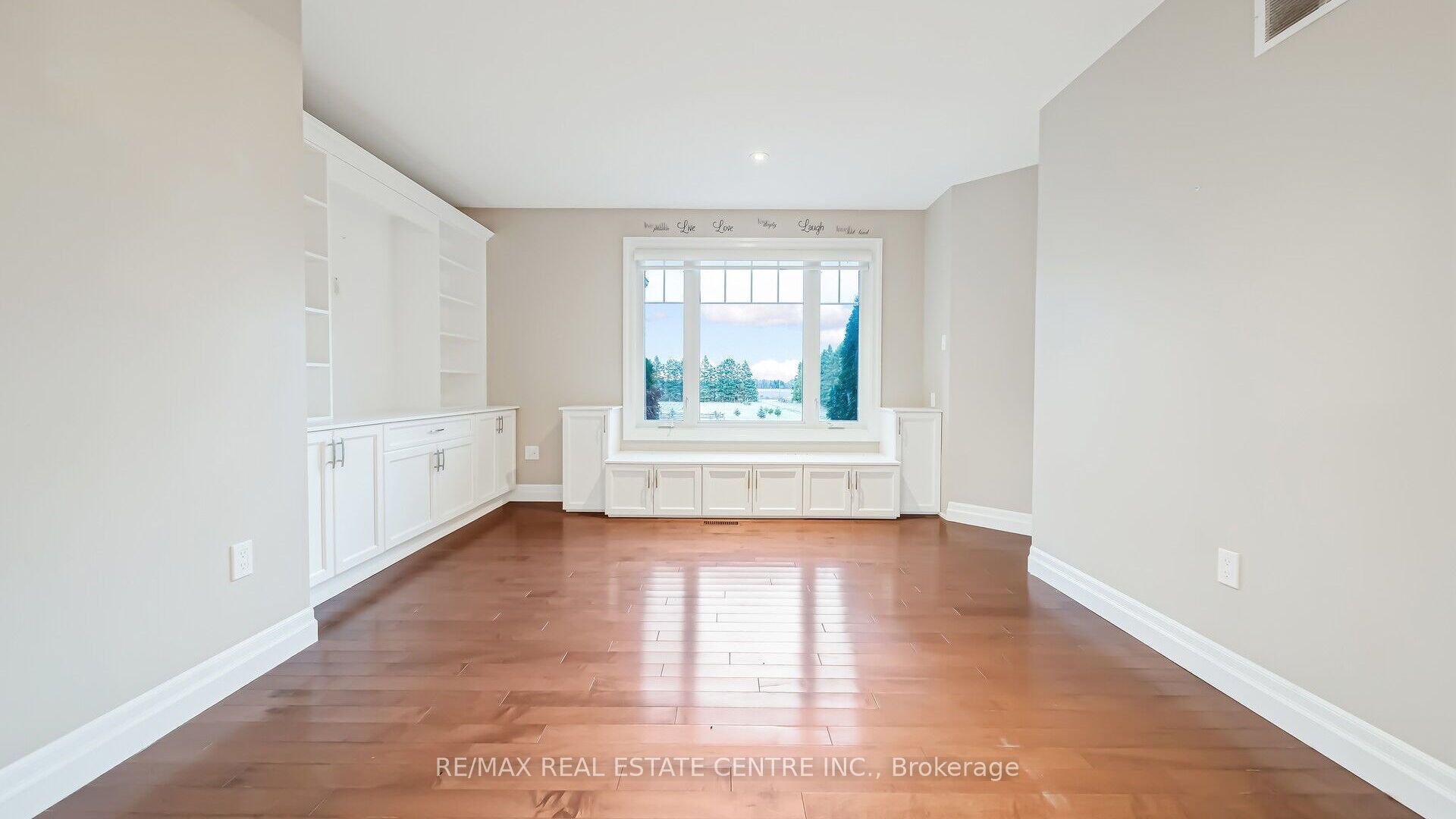 294288 8th Line Property Photo 20