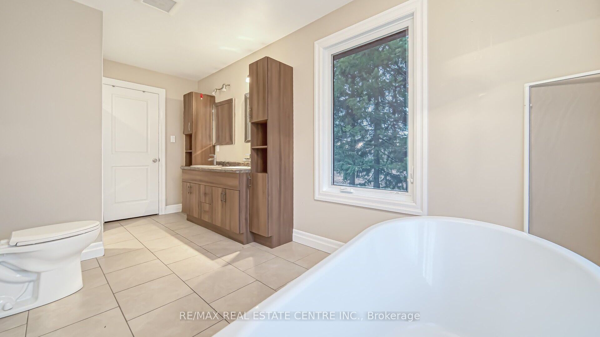 294288 8th Line Property Photo 26