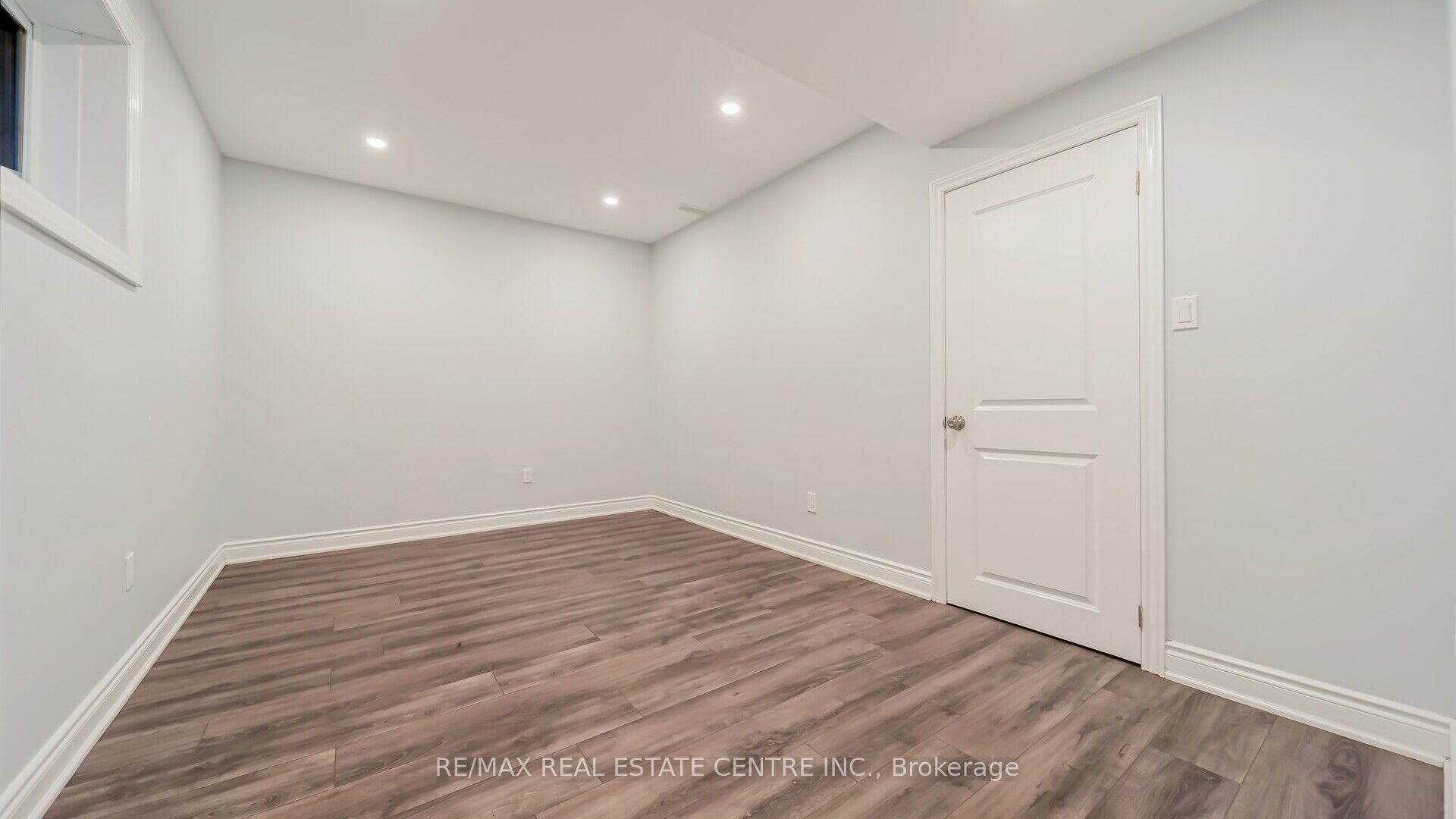 294288 8th Line Property Photo 31