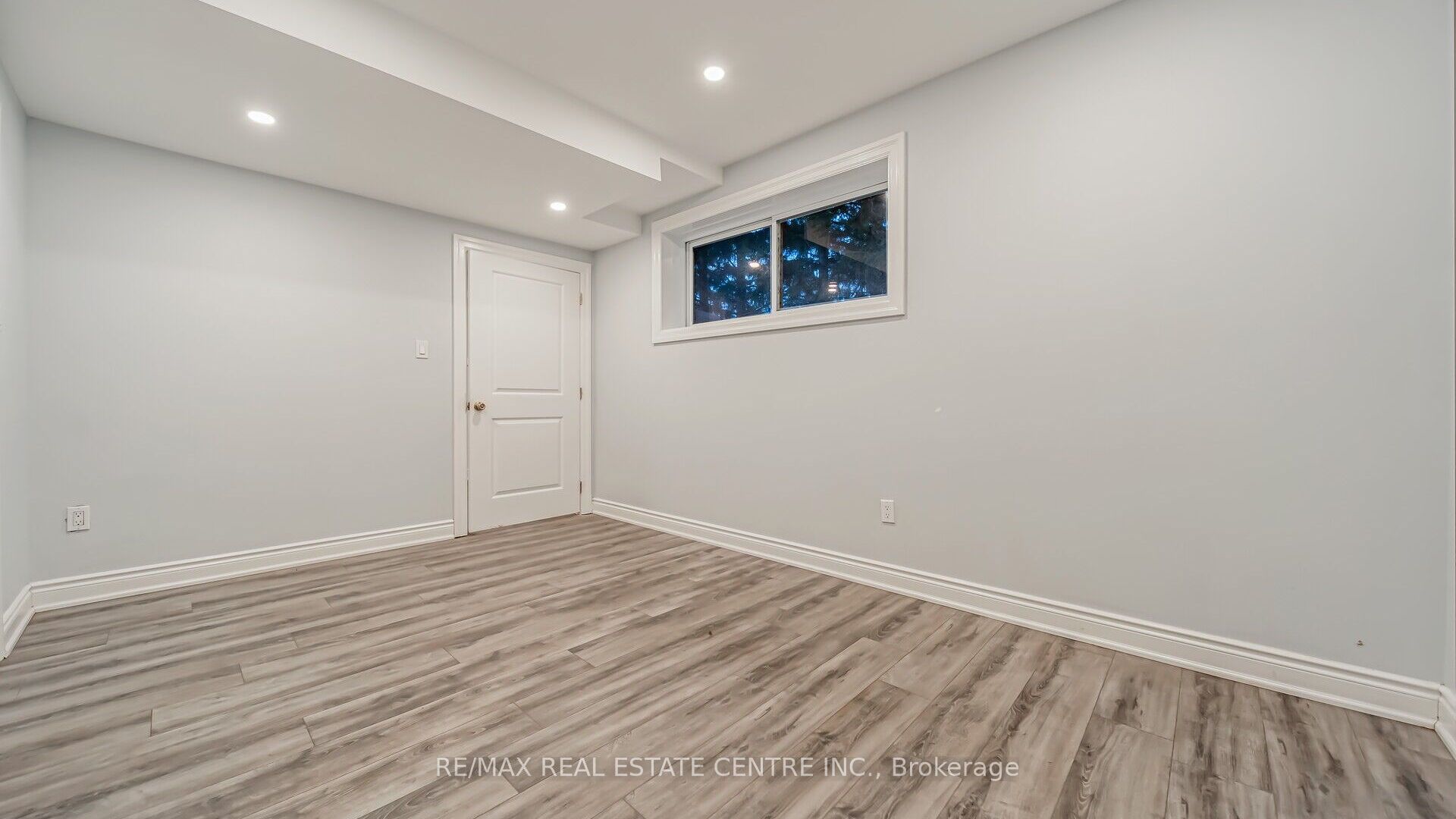 294288 8th Line Property Photo 32