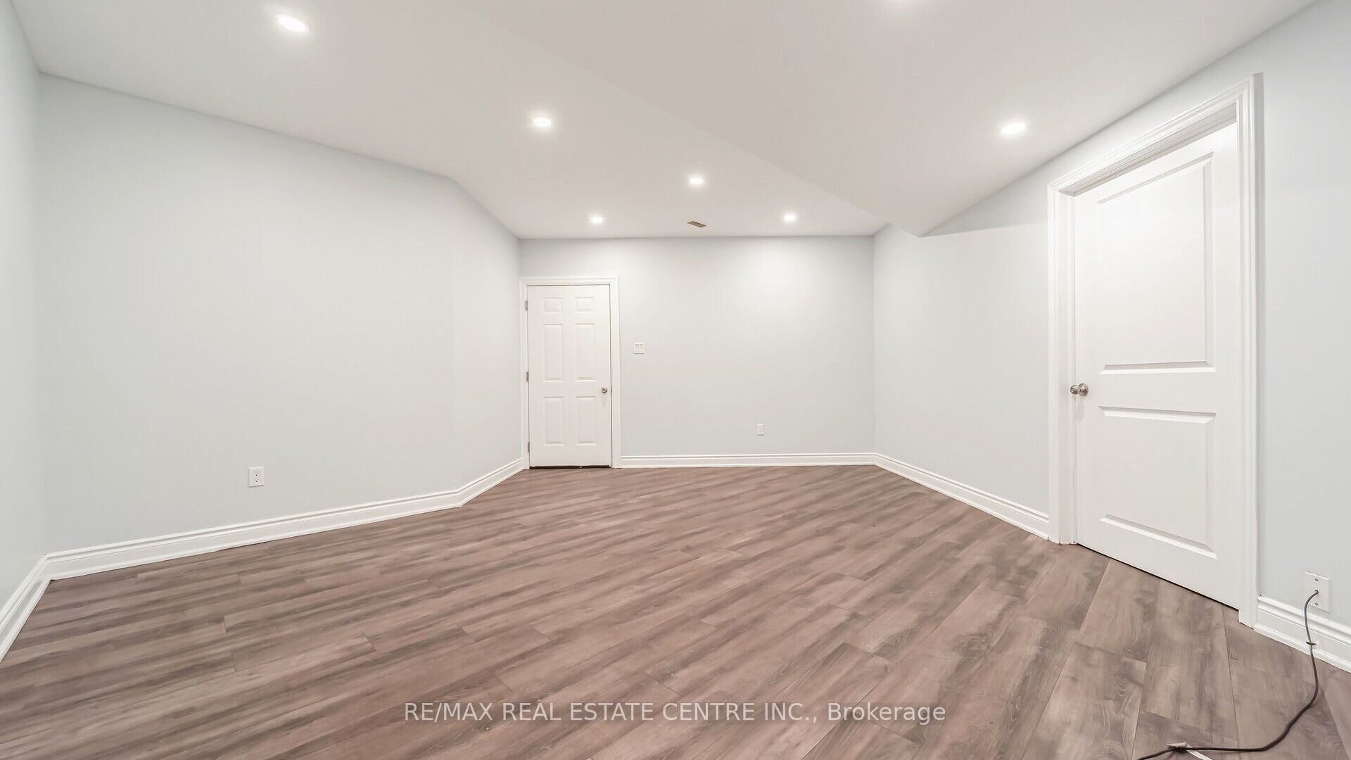 294288 8th Line Property Photo 40