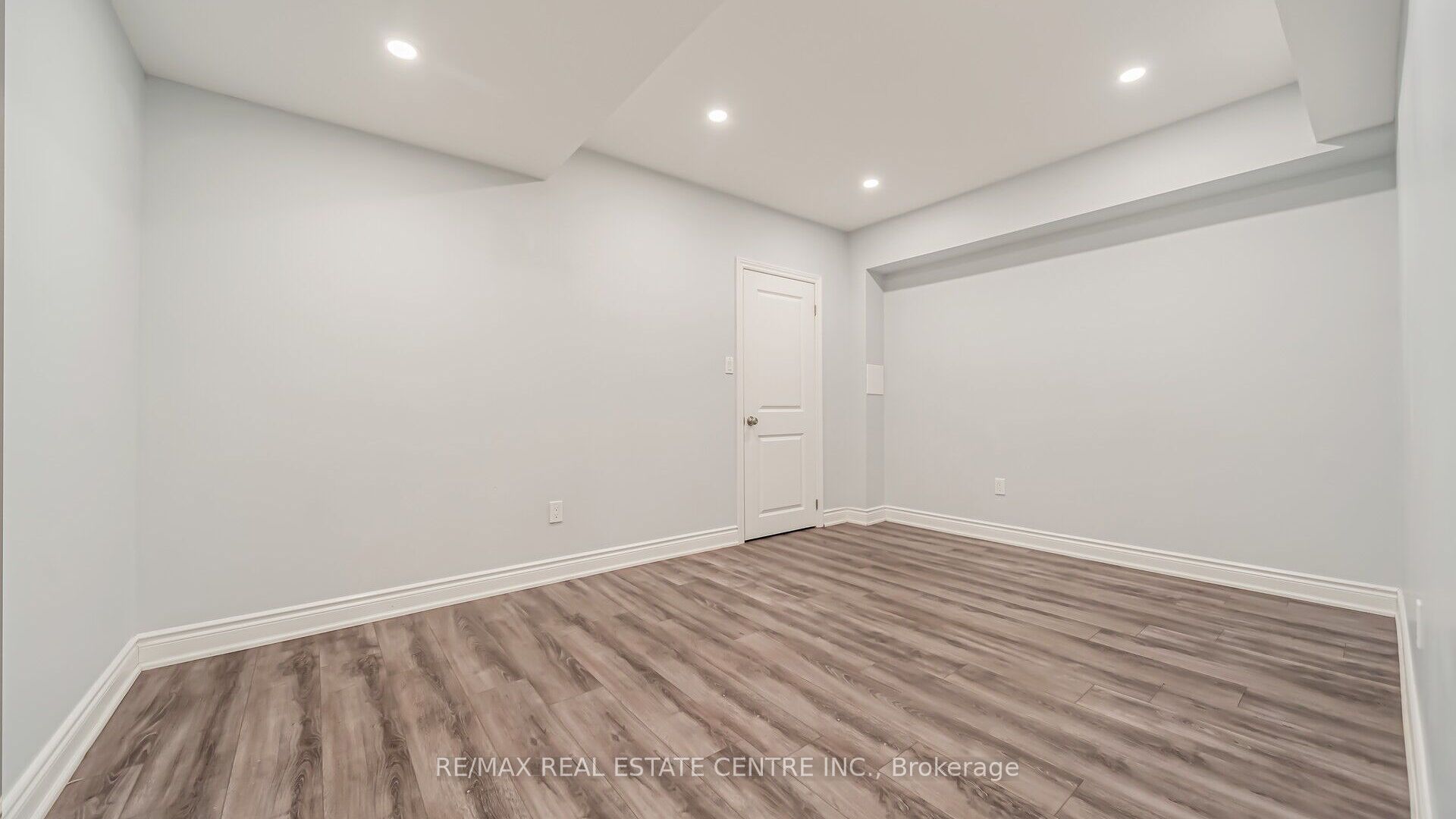 294288 8th Line Property Photo 44