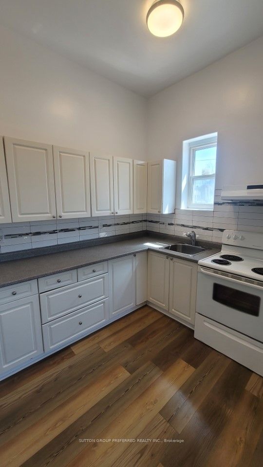 453 Bathurst Street Property Photo 5