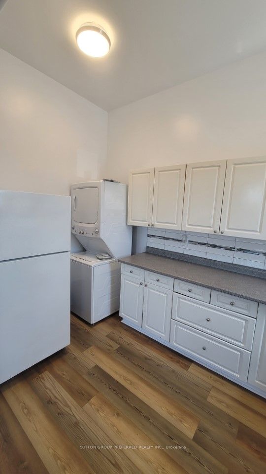 453 Bathurst Street Property Photo 6