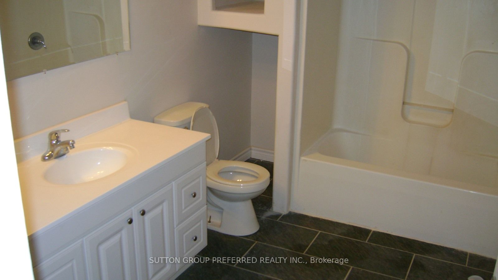 453 Bathurst Street Property Photo 21