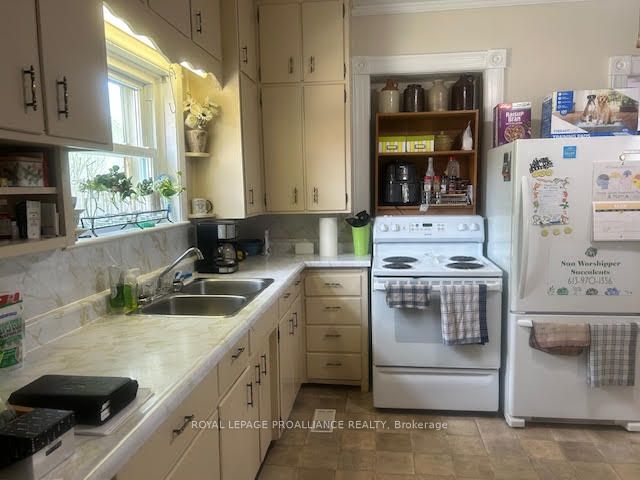 161 Foster Avenue Property Photo 4