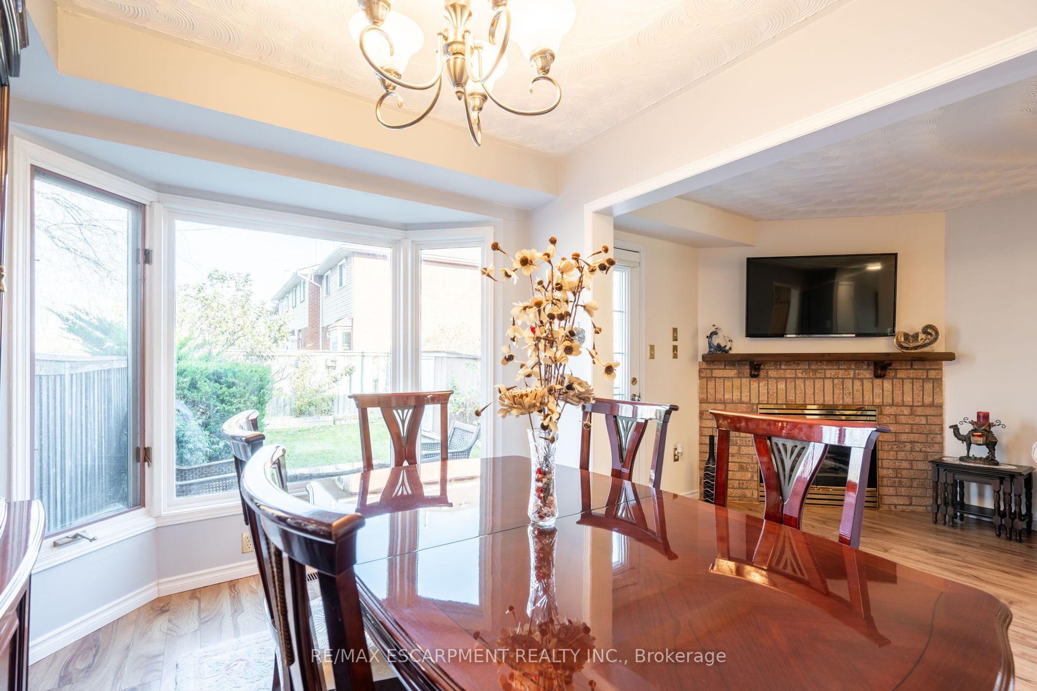 85 Royalvista Drive Property Photo 12