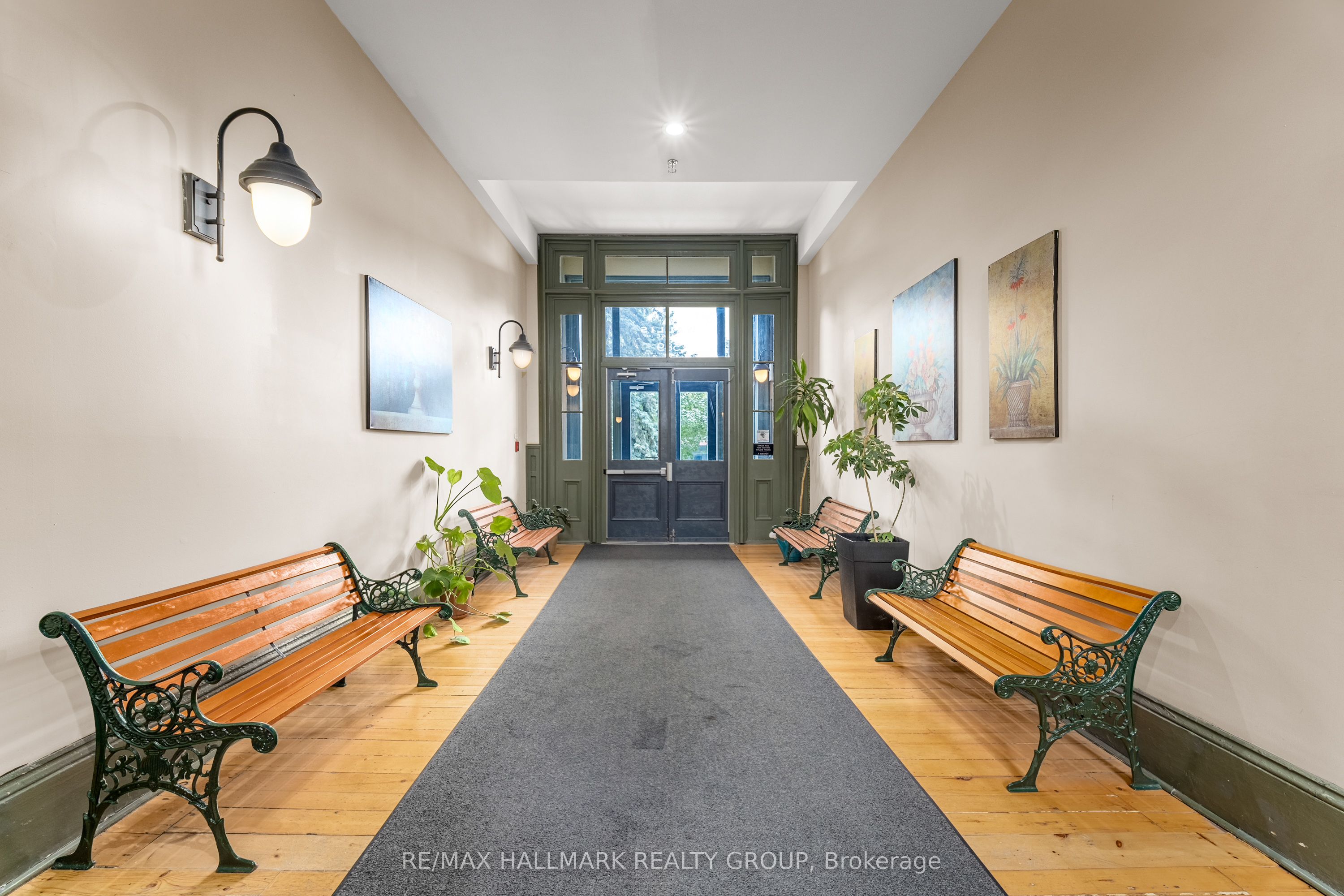 #502 - 589 Rideau Street Property Photo 4