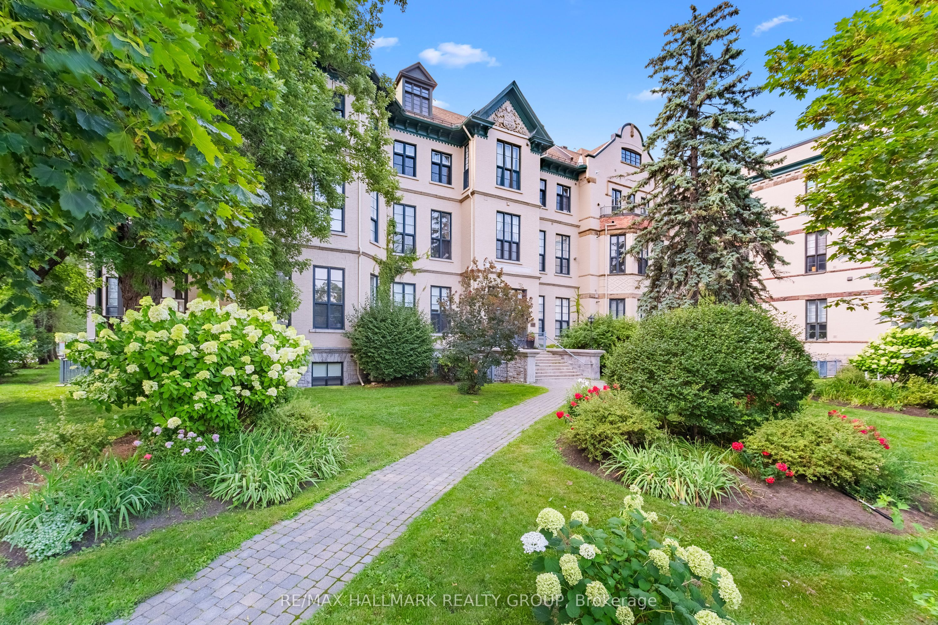 #502 - 589 Rideau Street Property Photo 35
