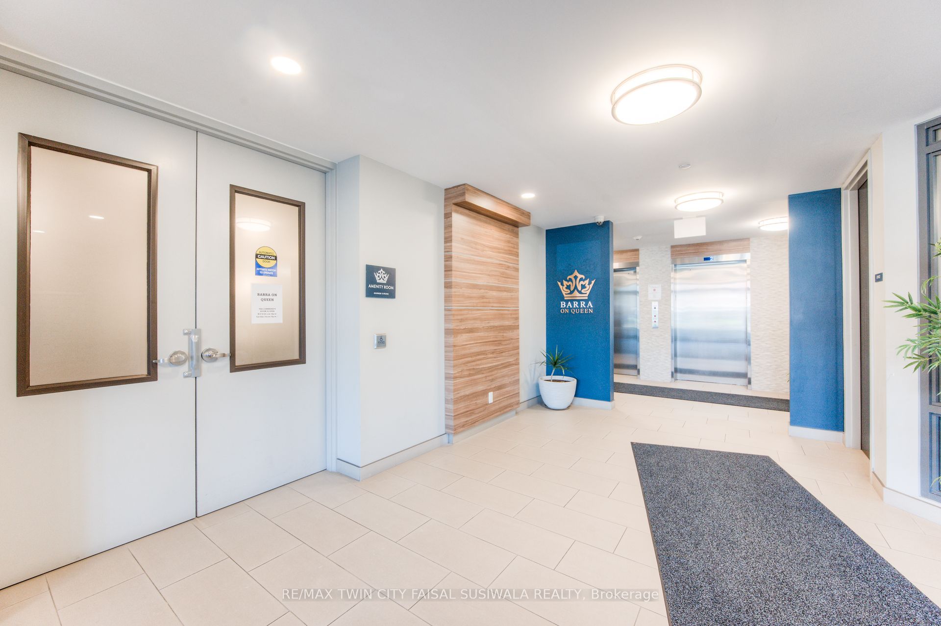 #202 - 399 Queen Street Property Photo 4