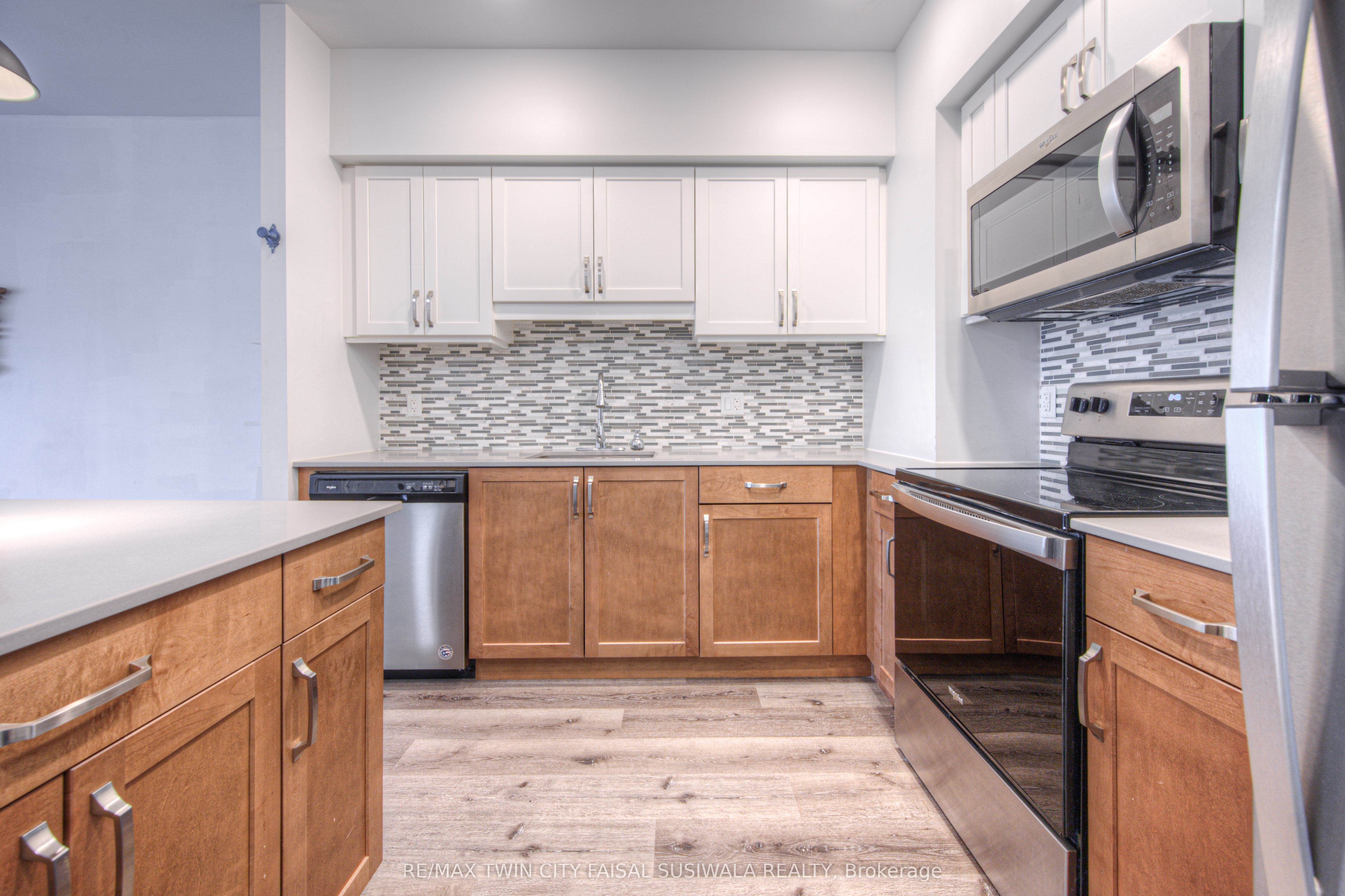 #202 - 399 Queen Street Property Photo 10