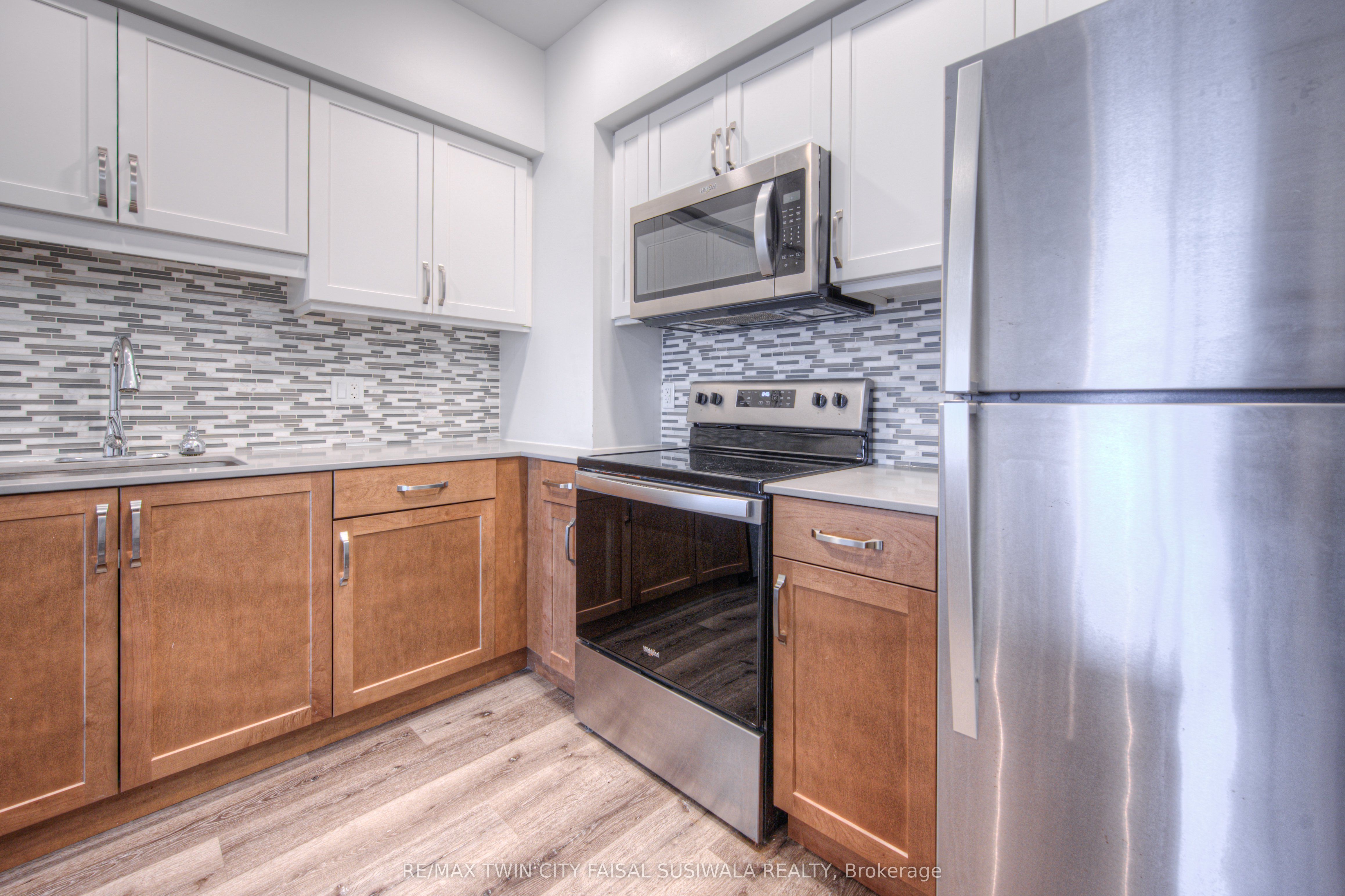 #202 - 399 Queen Street Property Photo 11