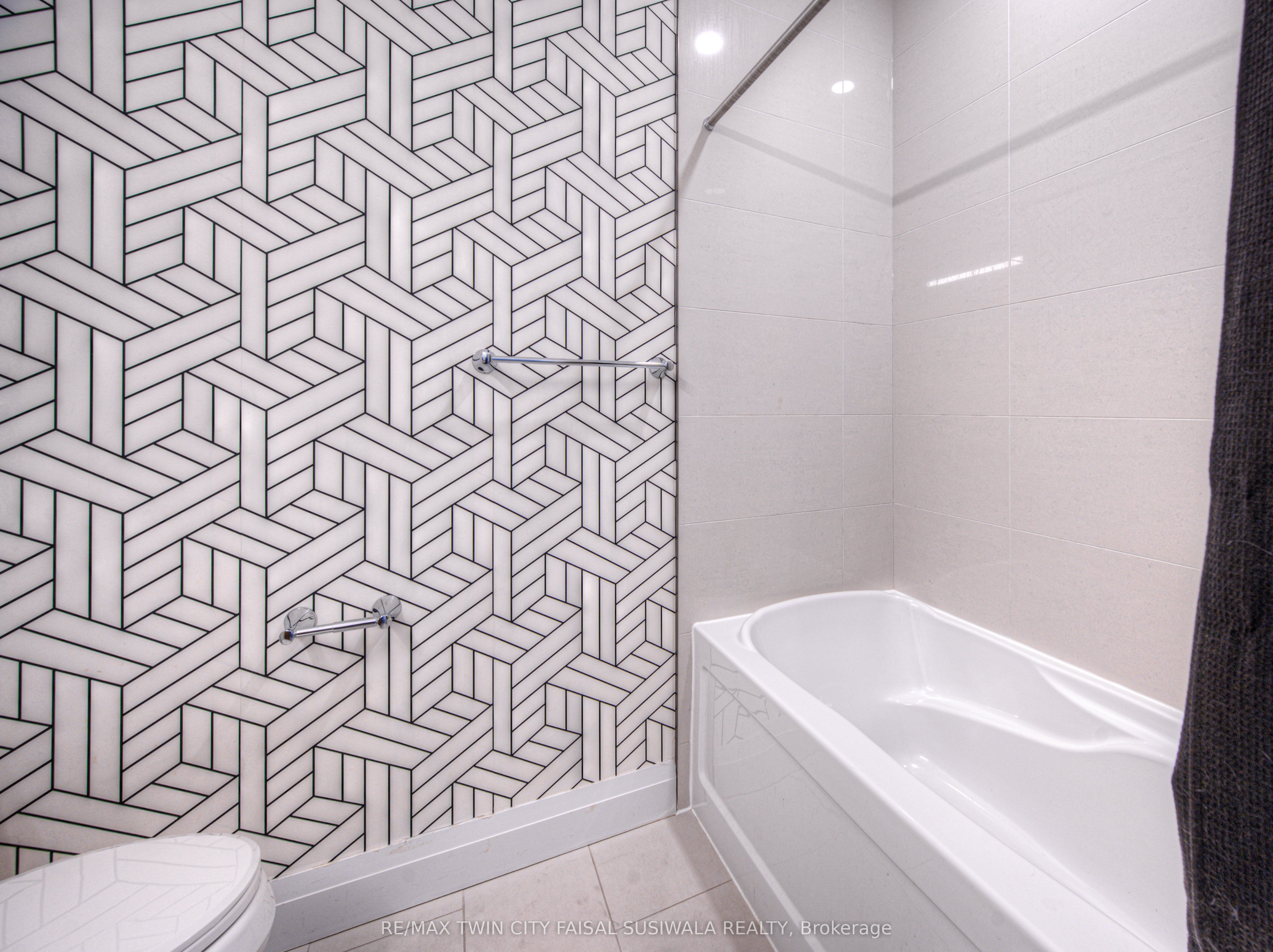 #202 - 399 Queen Street Property Photo 15