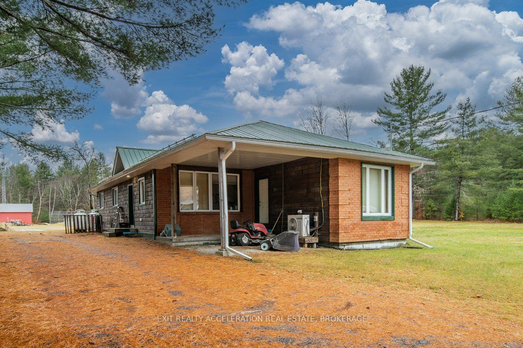 14 West Park Lane Property Photo 3
