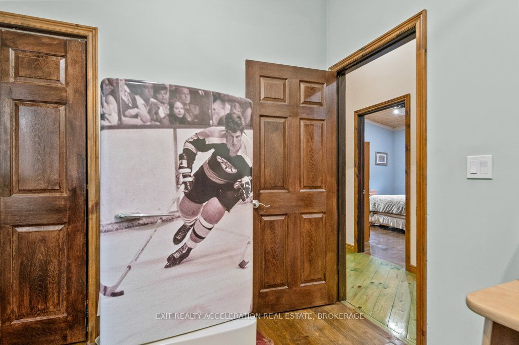 14 West Park Lane Property Photo 17