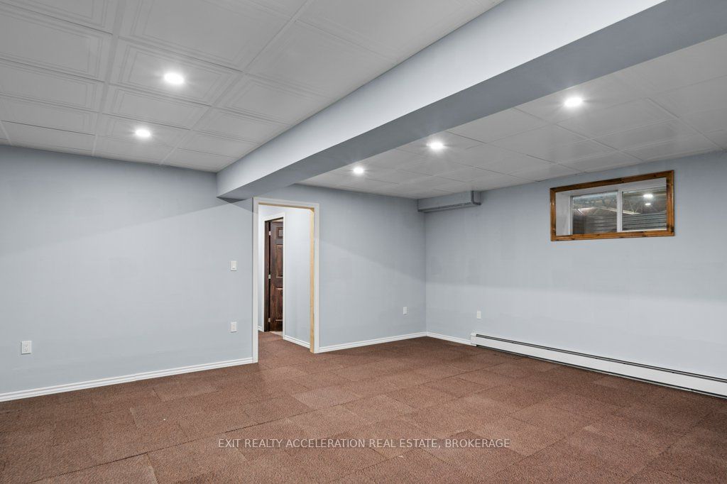 14 West Park Lane Property Photo 20