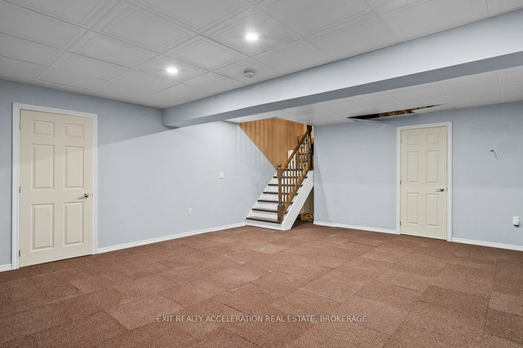 14 West Park Lane Property Photo 21