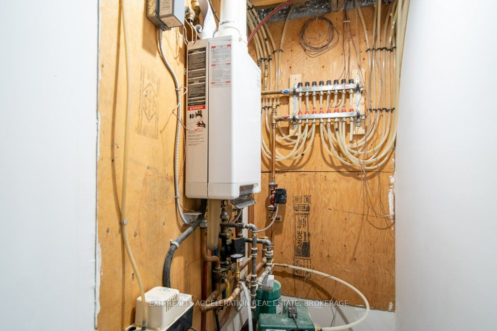 14 West Park Lane Property Photo 27