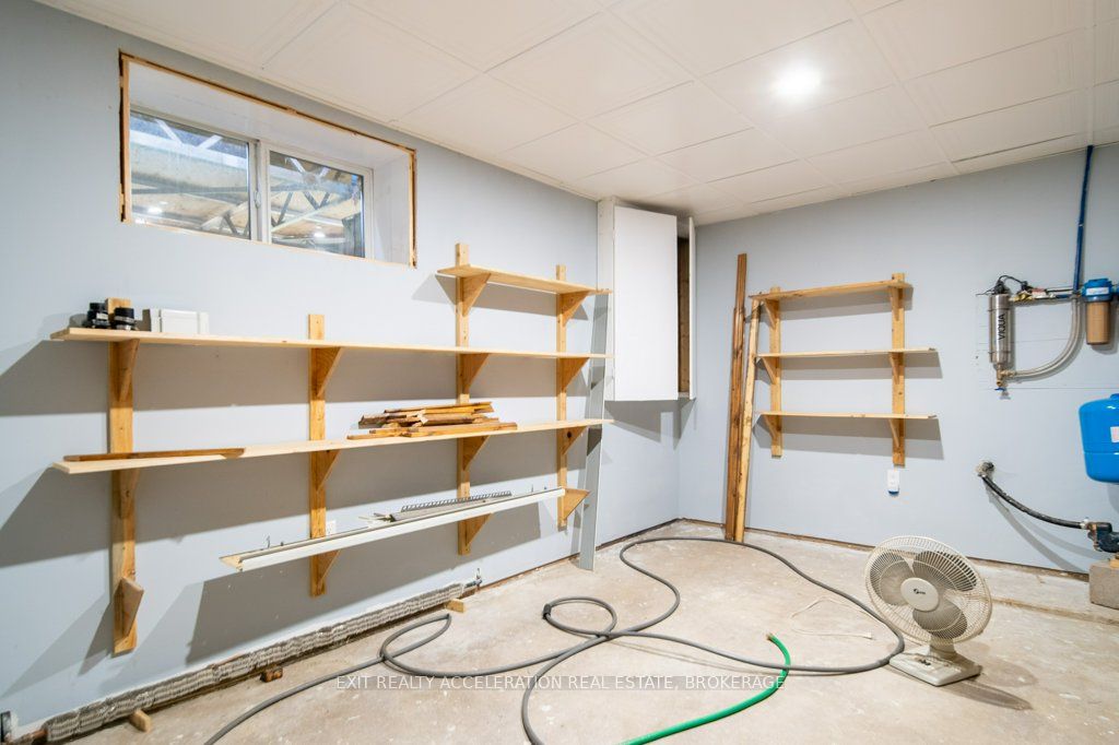 14 West Park Lane Property Photo 28