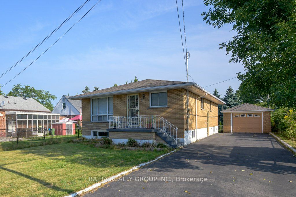 51 Robroy Ave Property Photo 2