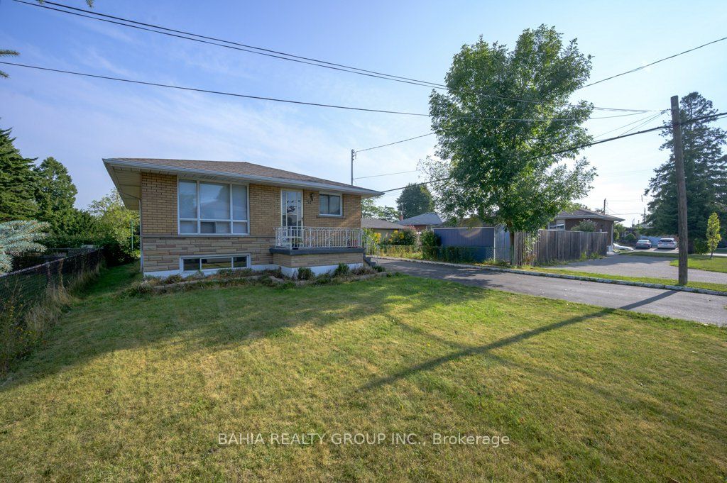 51 Robroy Ave Property Photo 4