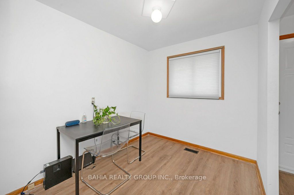 51 Robroy Ave Property Photo 13