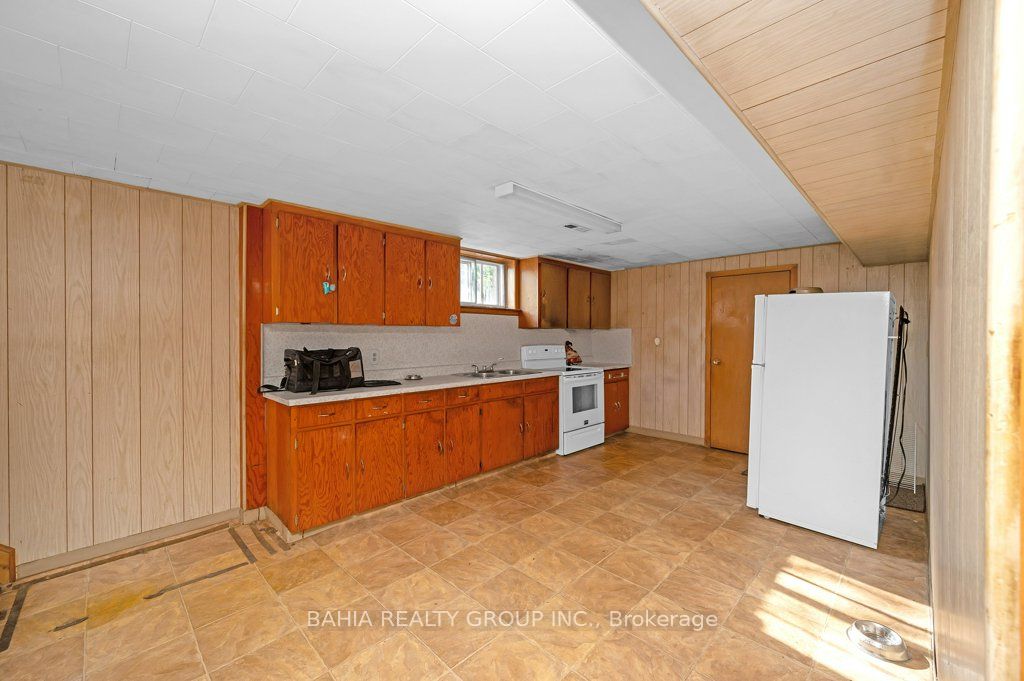 51 Robroy Ave Property Photo 23