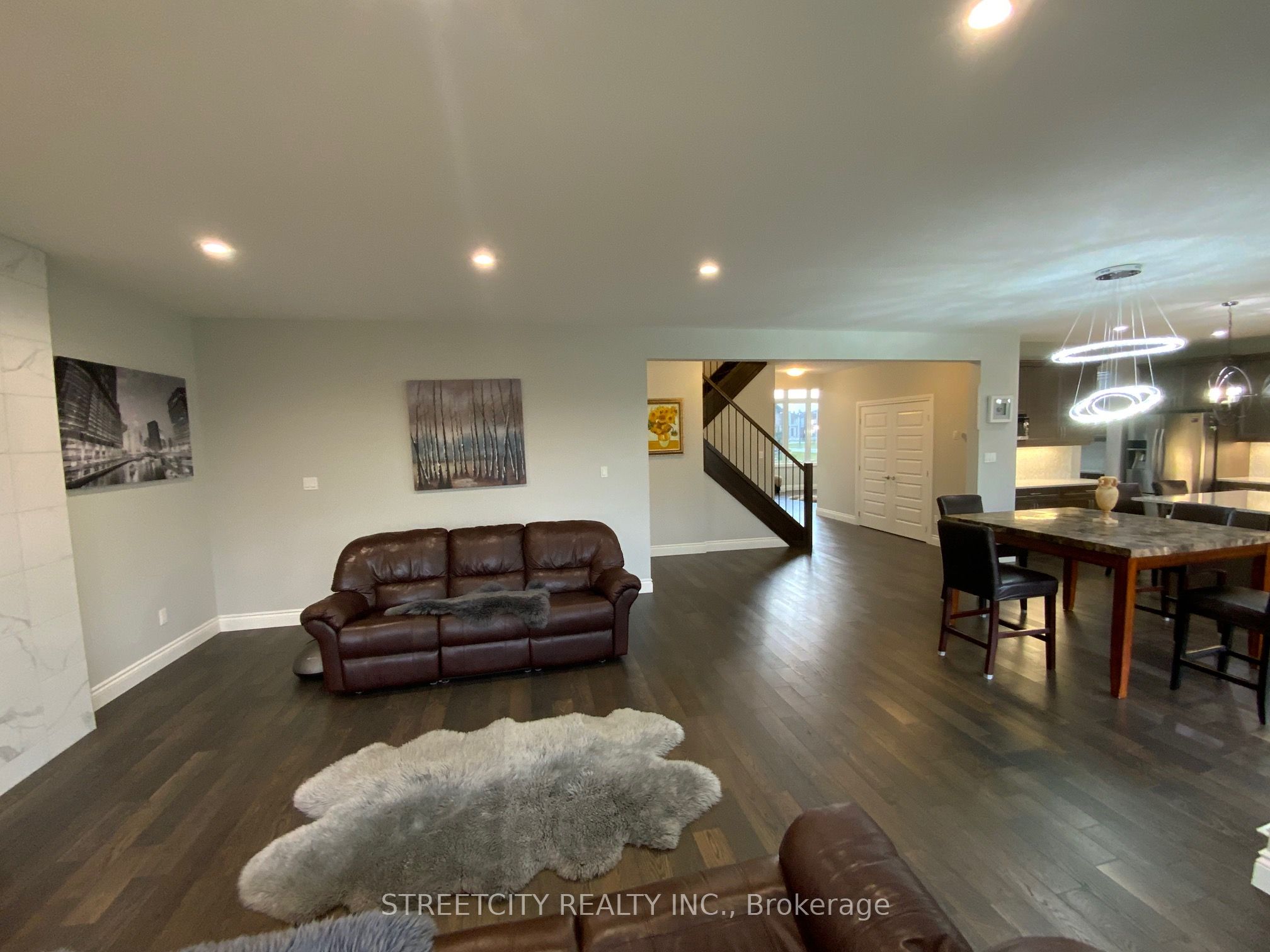 1295 Dyer Crescent Property Photo 13