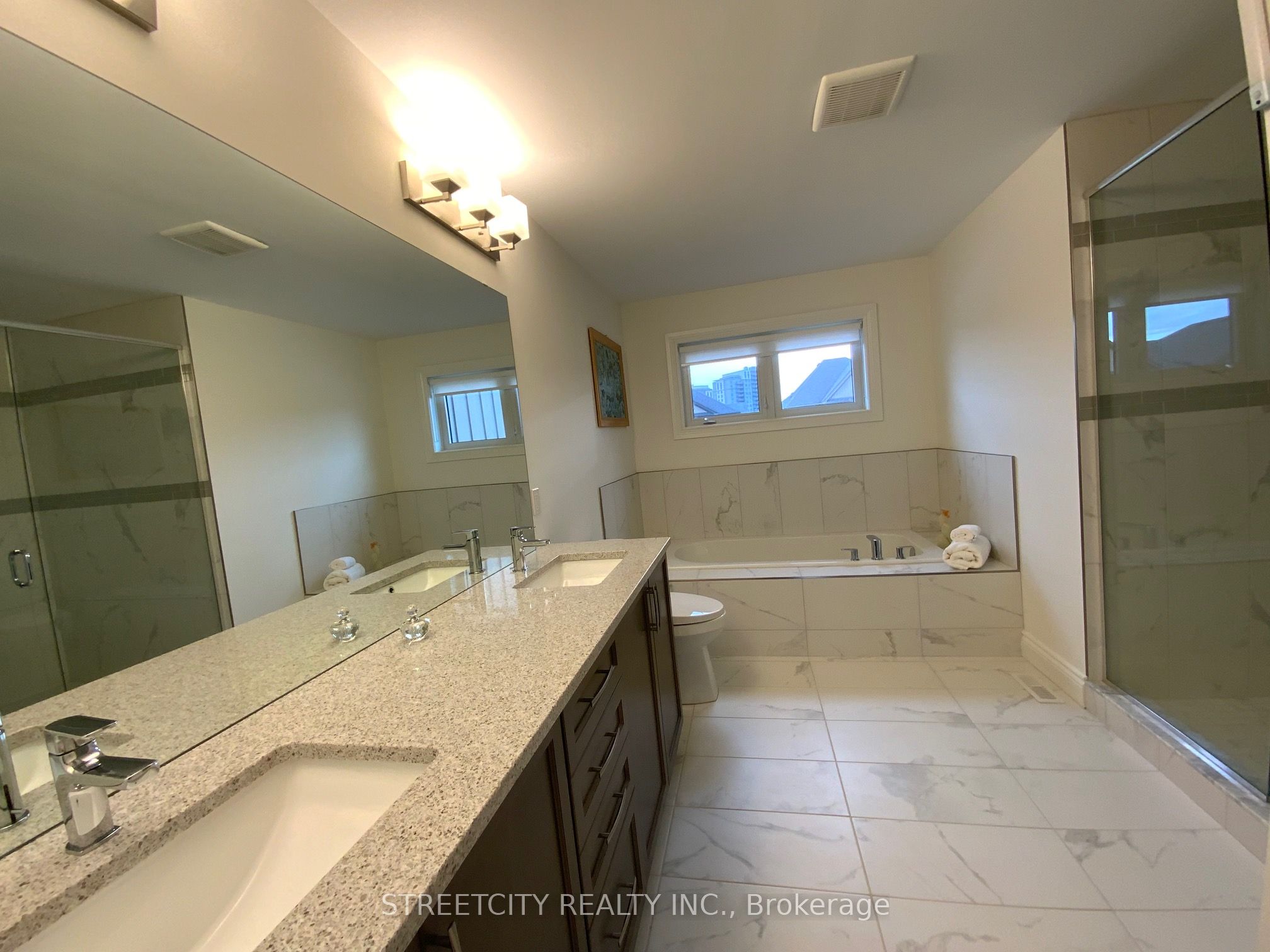 1295 Dyer Crescent Property Photo 35