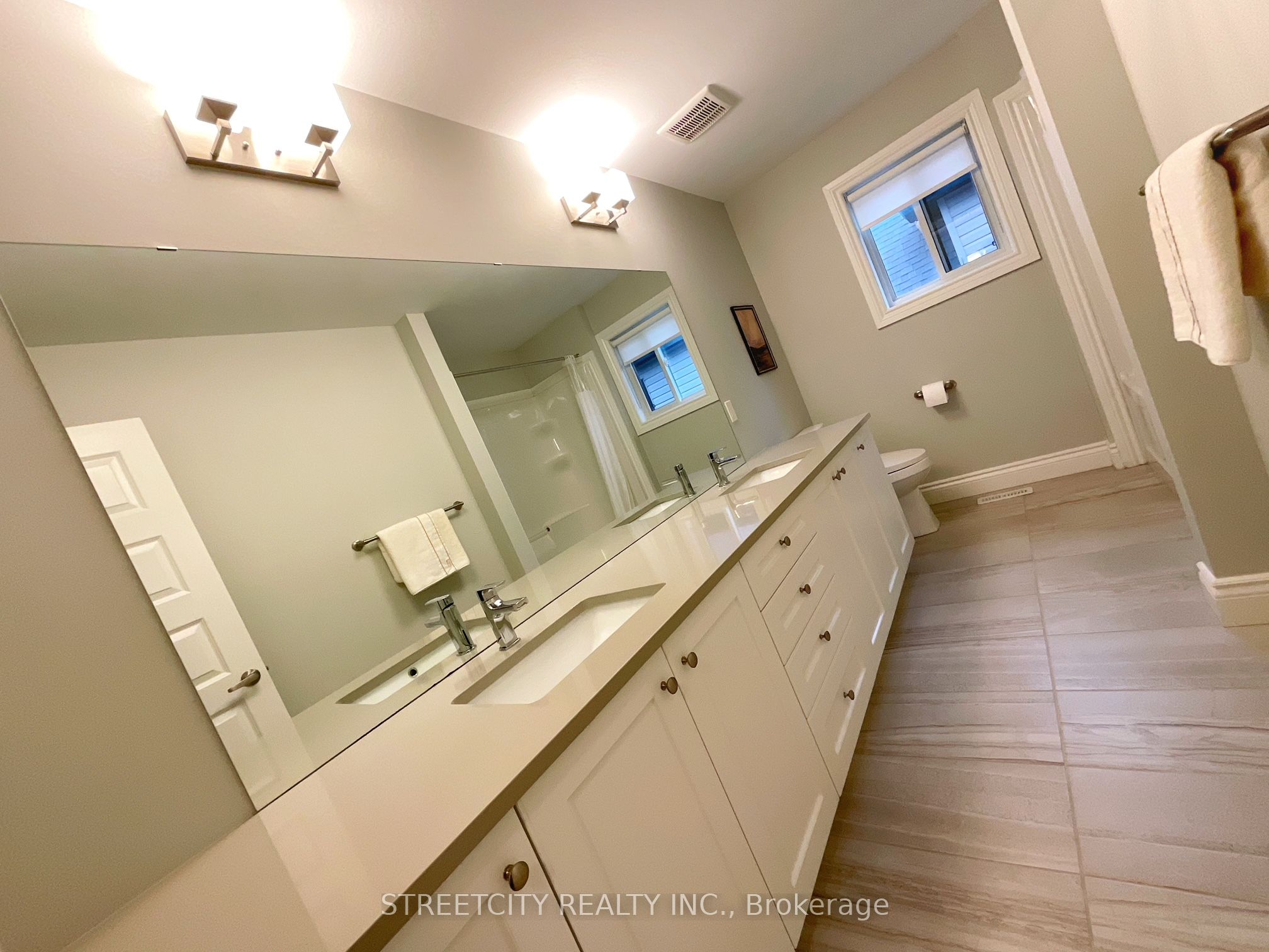 1295 Dyer Crescent Property Photo 37