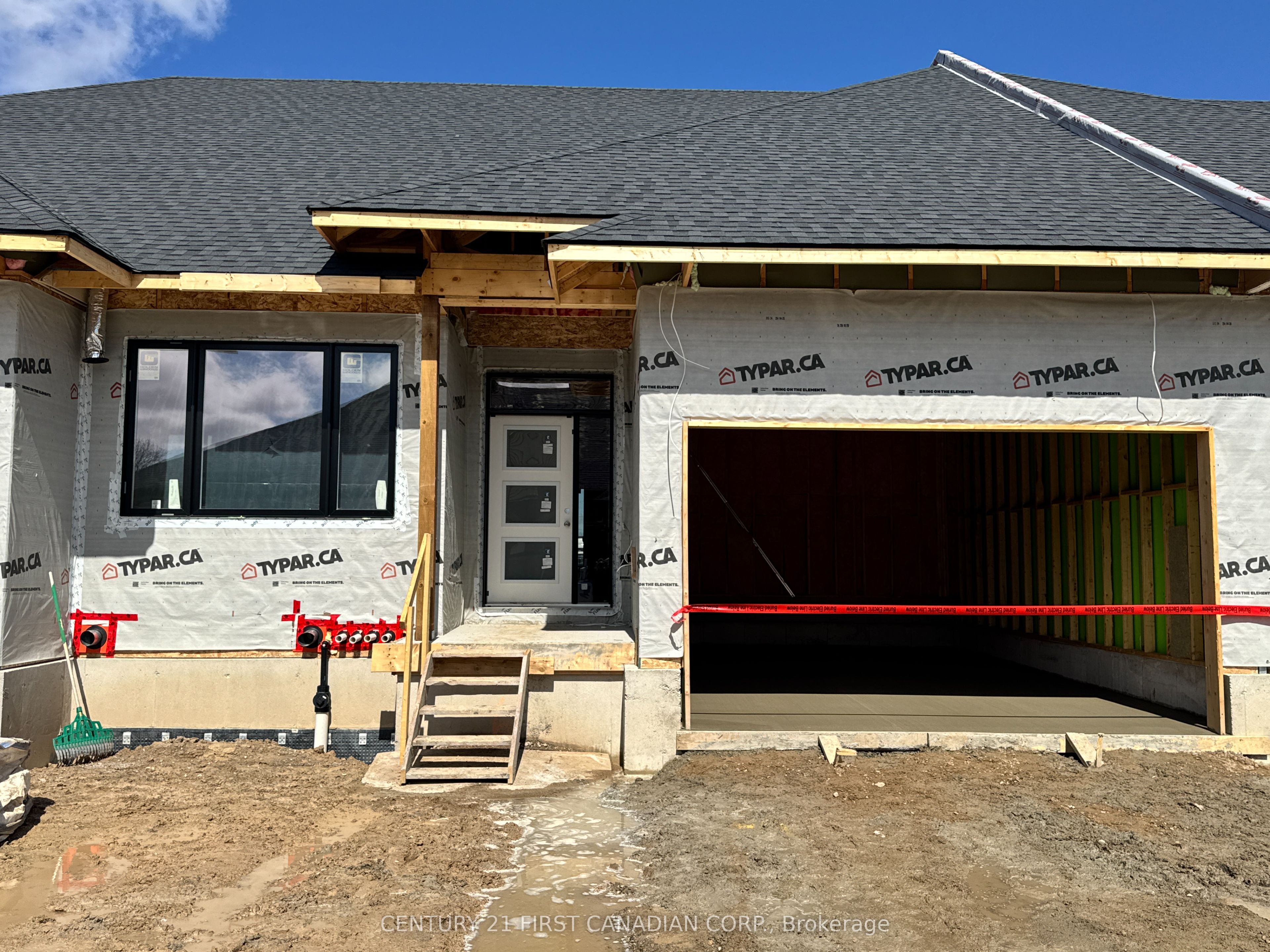 #6 - 32 Postma Crescent Property Photo 1